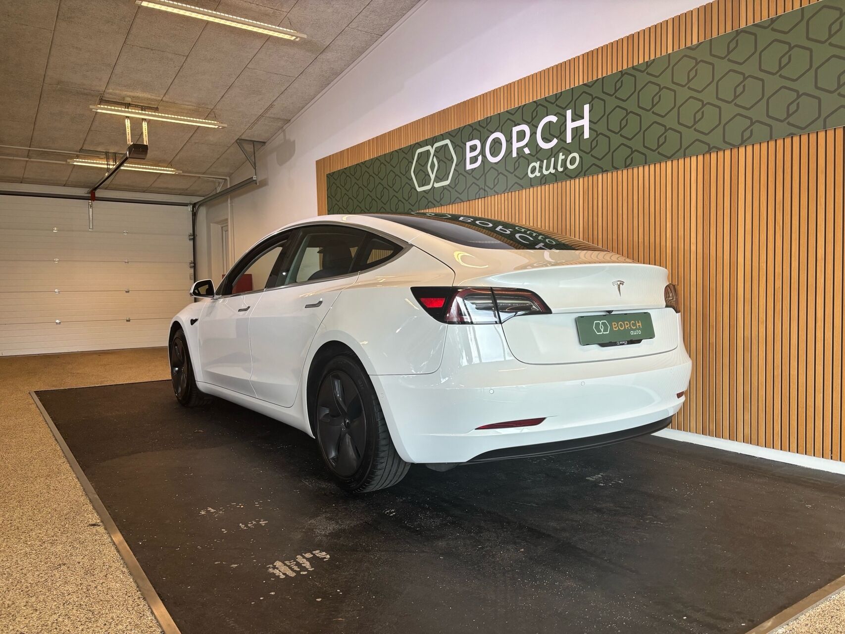 Billede af Tesla Model 3 EL Standard Range Plus 325HK Aut.