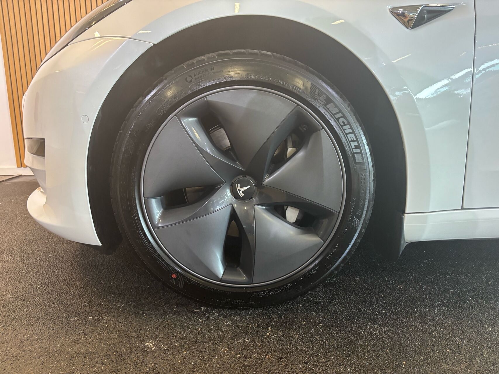 Billede af Tesla Model 3 EL Standard Range Plus 325HK Aut.