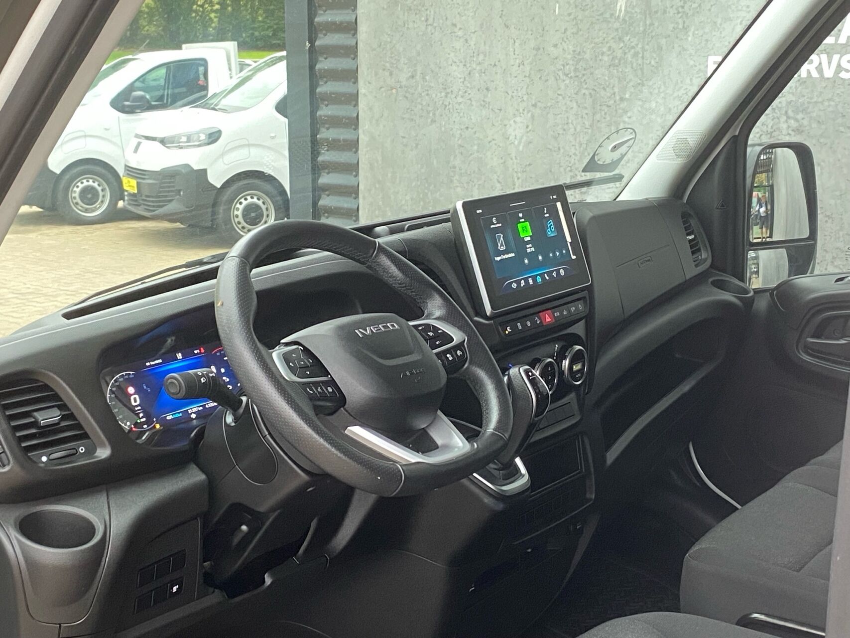 Billede af Iveco Daily 35C18 9m3 3,0 D Hi-Matic 176HK Van 8g Aut.