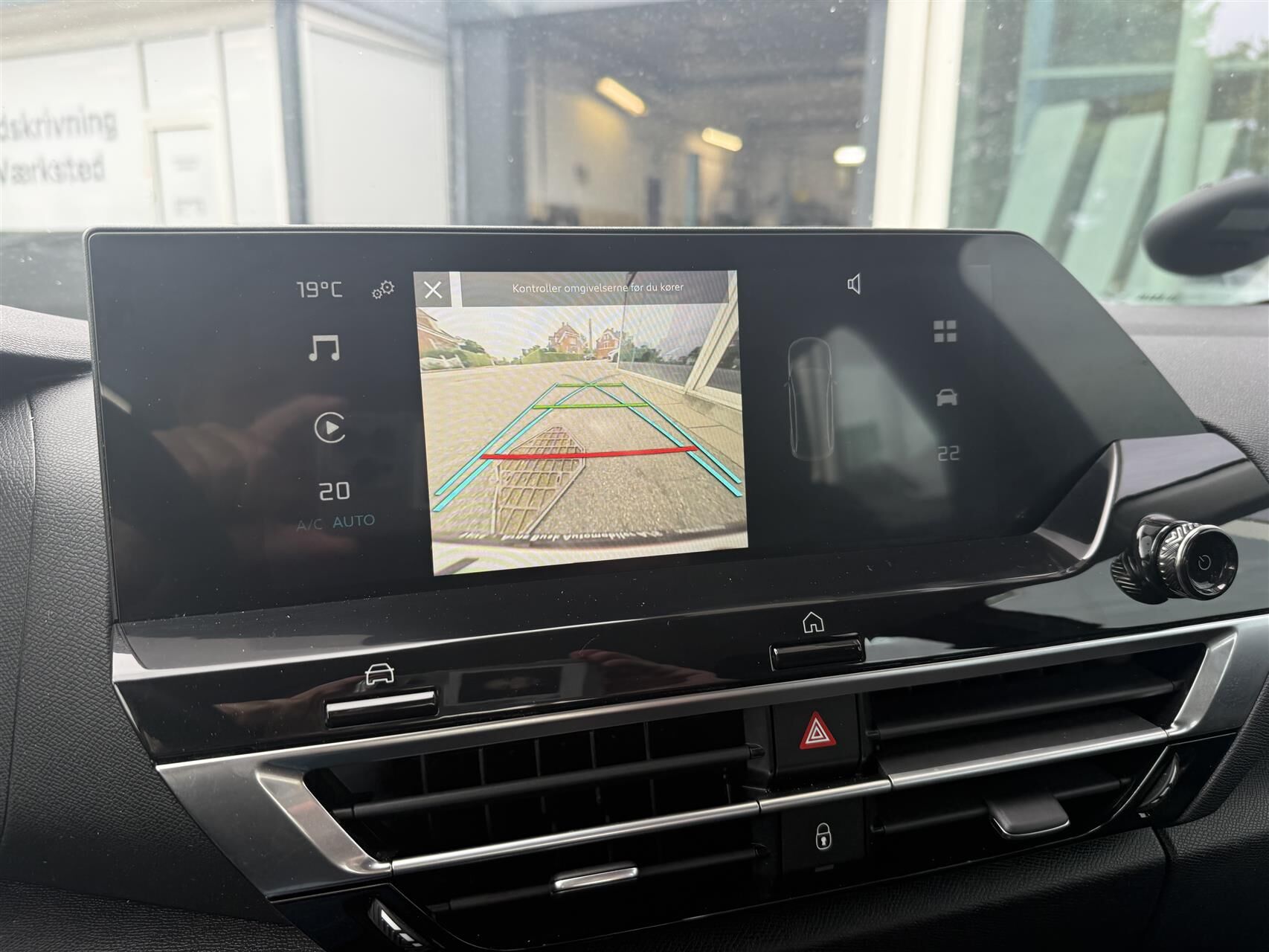 Billede af Citroën C4 X 1,2 PureTech Chevron Sport Ltd. EAT8 130HK 5d 8g Aut.