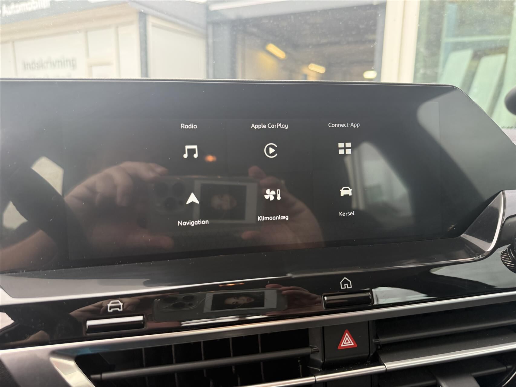 Billede af Citroën C4 X 1,2 PureTech Chevron Sport Ltd. EAT8 130HK 5d 8g Aut.