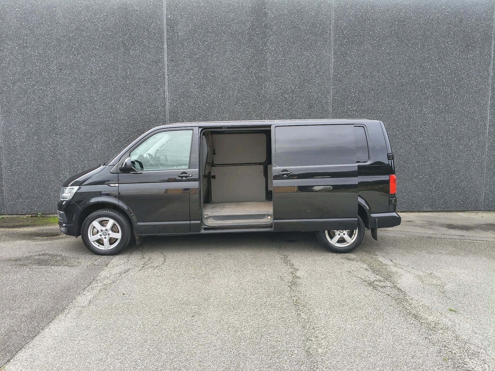 Billede af VW Transporter Lang 2,0 TDI DSG 204HK Van 7g Aut.