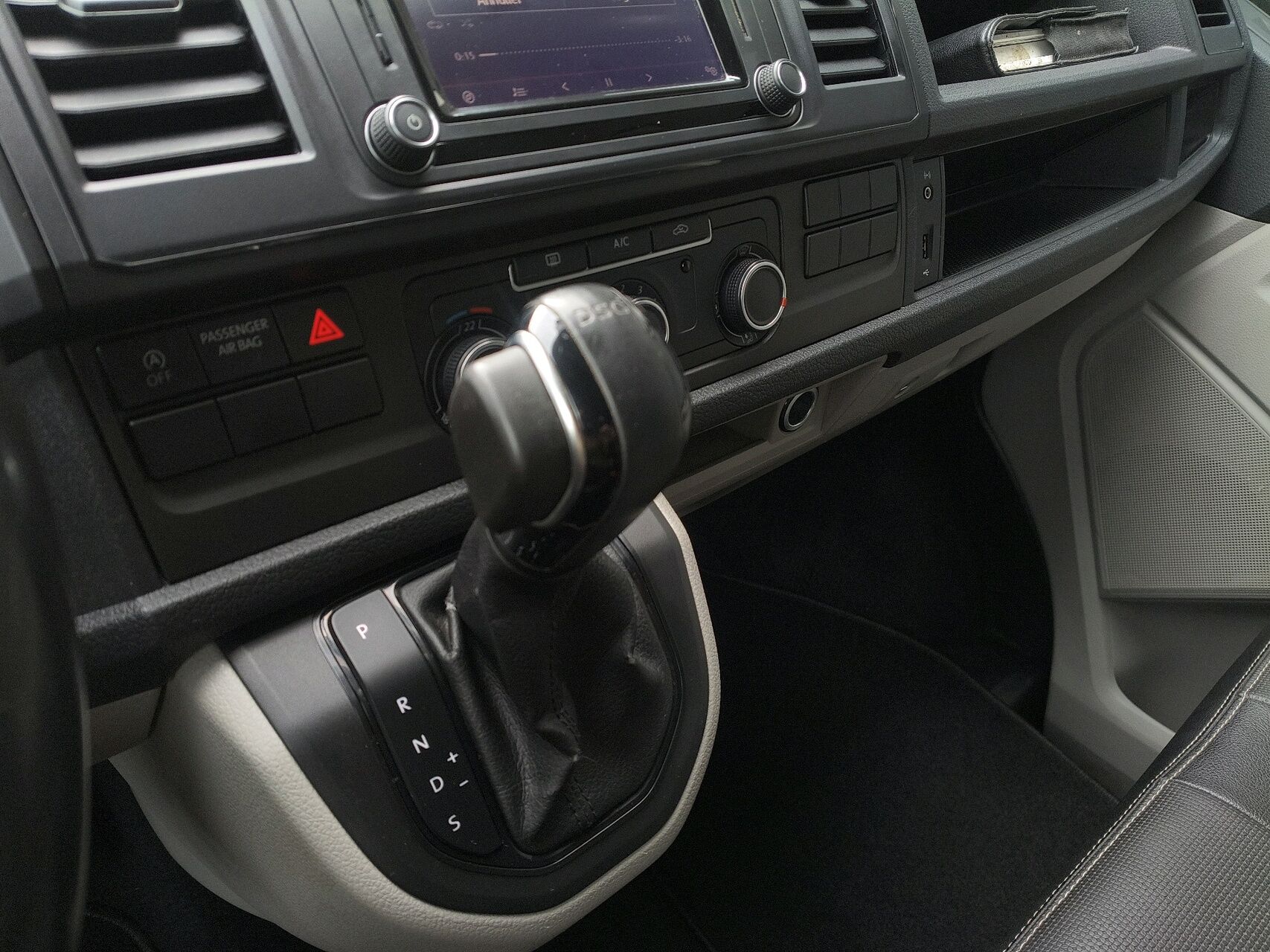 Billede af VW Transporter Lang 2,0 TDI DSG 204HK Van 7g Aut.