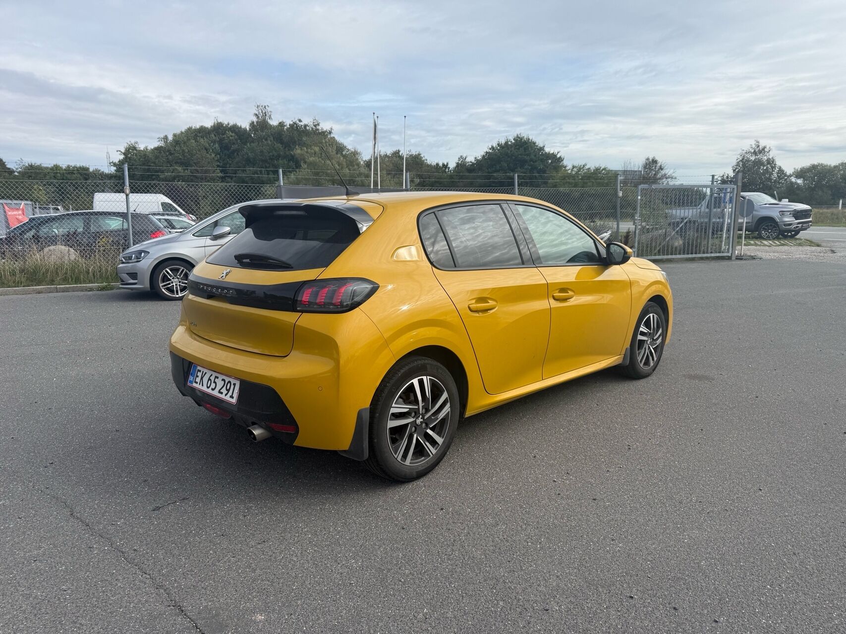 Billede af Peugeot 208 1,2 PureTech Allure+ EAT8 100HK 5d 8g Aut.