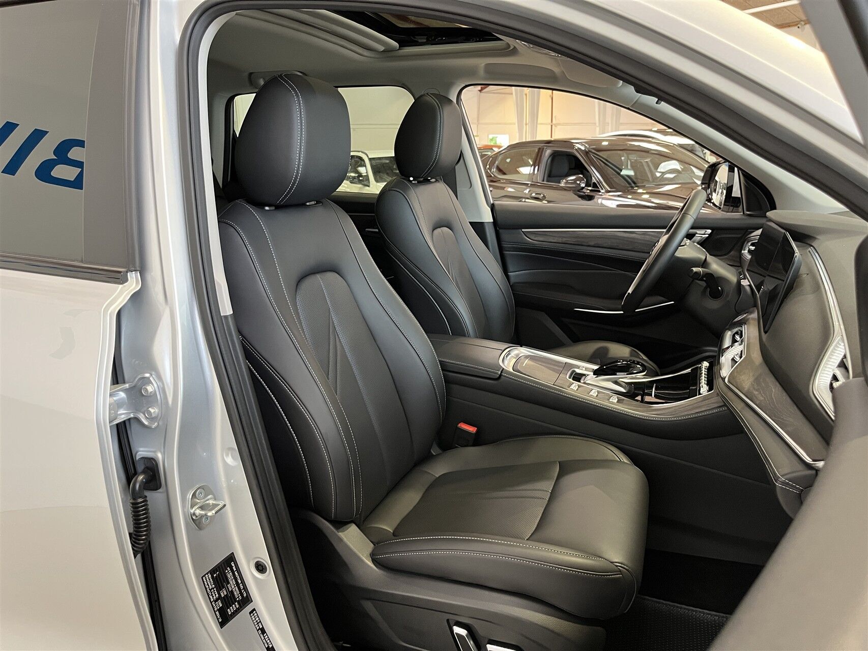 Billede af Navor E5 1,5 B/EL Rock E-CVT 7 Personers 218HK 5d Aut. 
