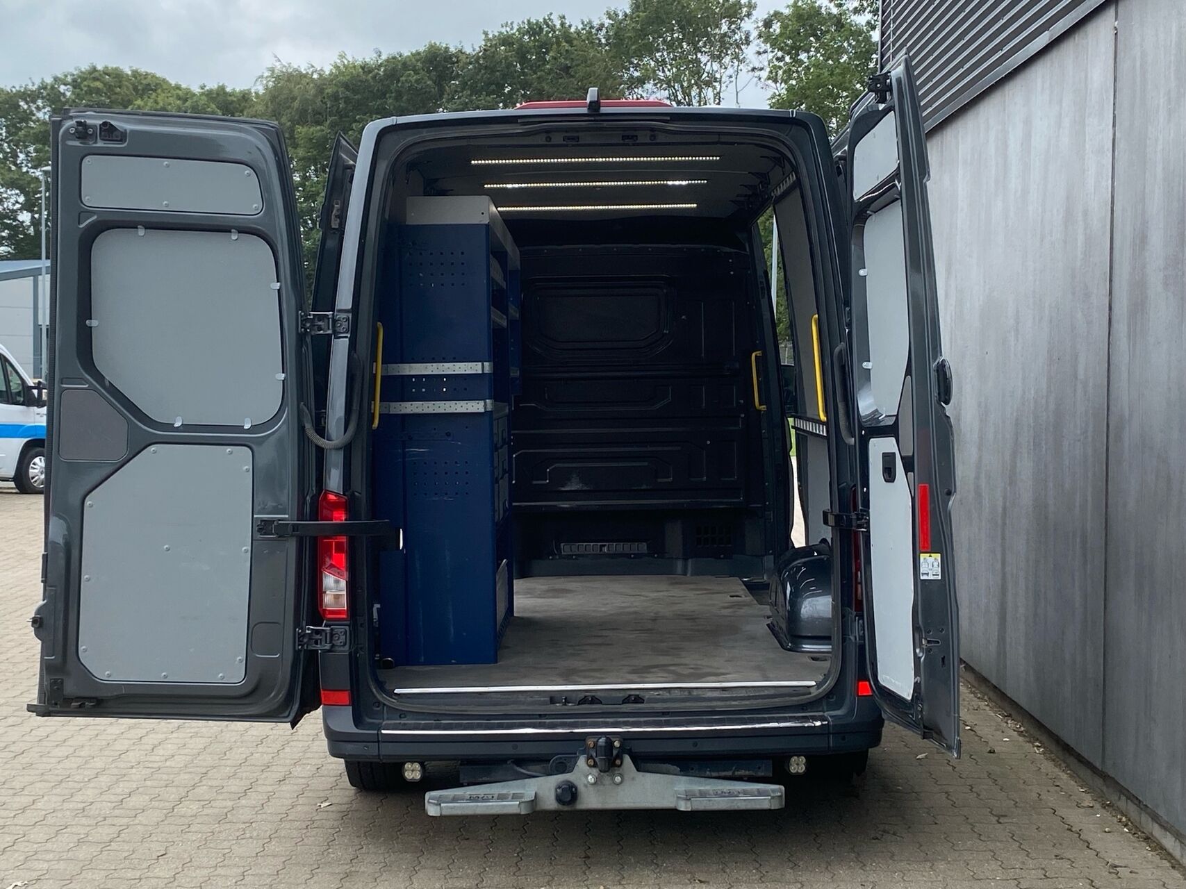 Billede af VW Crafter 35 L3H2 2,0 TDI SCR 177HK Van 8g Aut.