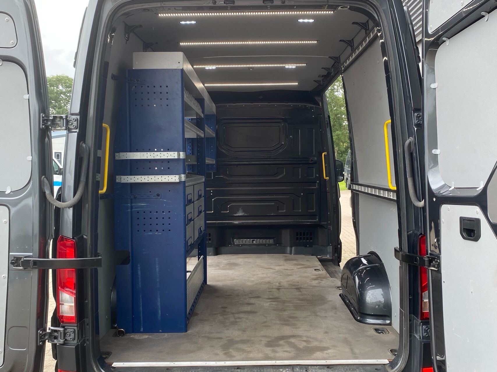 Billede af VW Crafter 35 L3H2 2,0 TDI SCR 177HK Van 8g Aut.