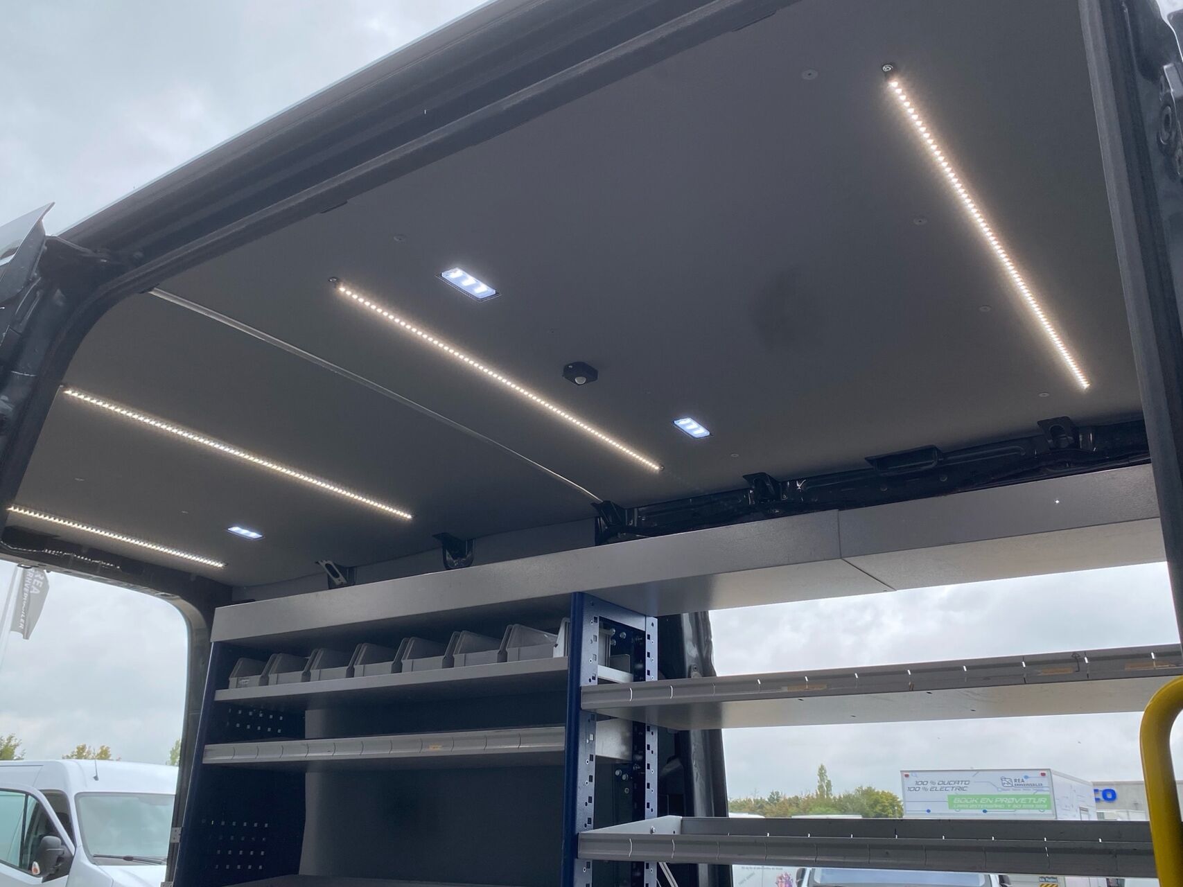 Billede af VW Crafter 35 L3H2 2,0 TDI SCR 177HK Van 8g Aut.