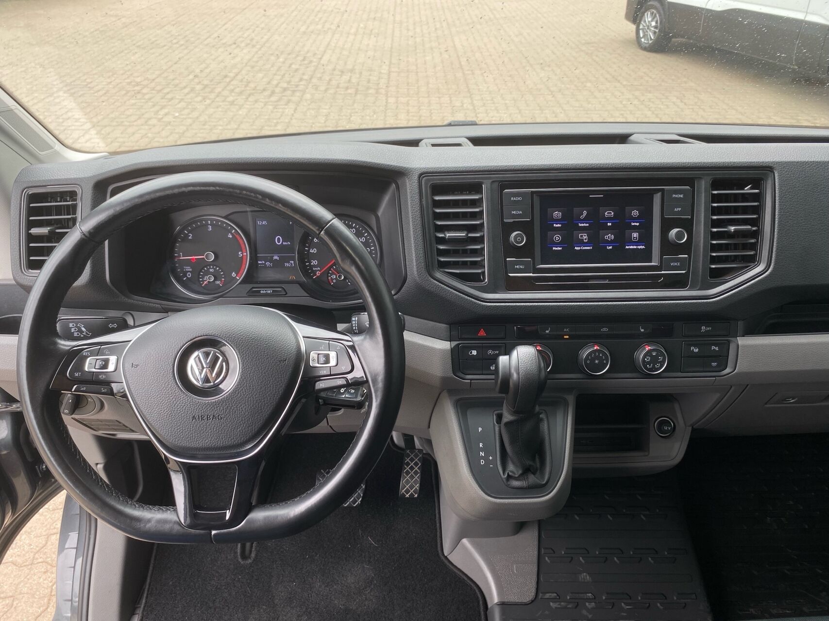 Billede af VW Crafter 35 L3H2 2,0 TDI SCR 177HK Van 8g Aut.