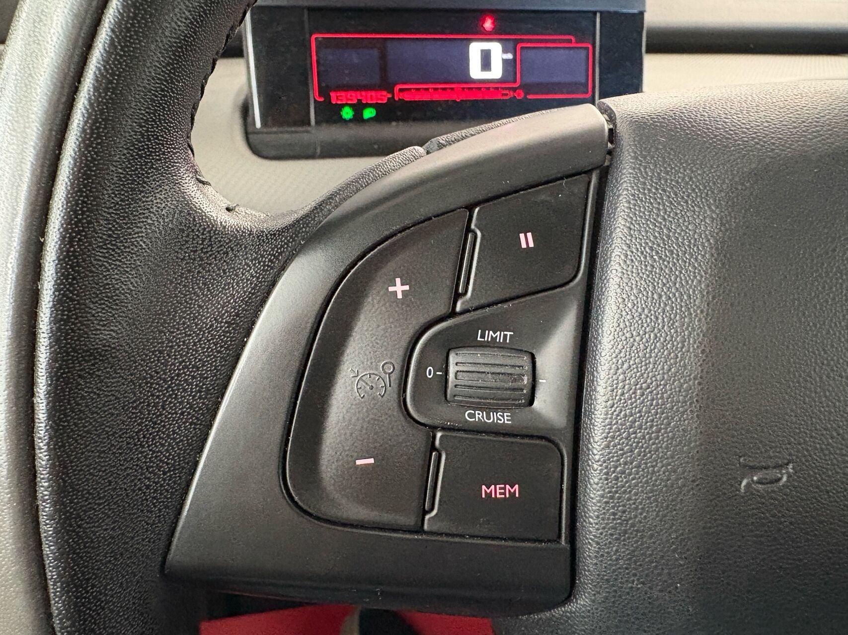 Billede af Citroën C4 Cactus 1,6 Blue HDi Iconic start/stop 100HK 5d