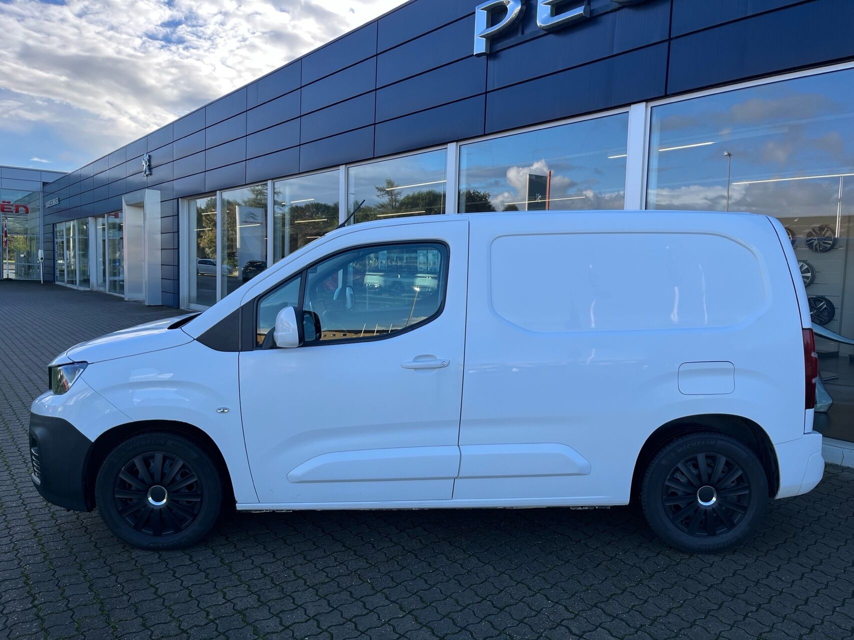 Billede af Peugeot Partner L1 V1 1,5 BlueHDi Ultimate Pro 100HK Van