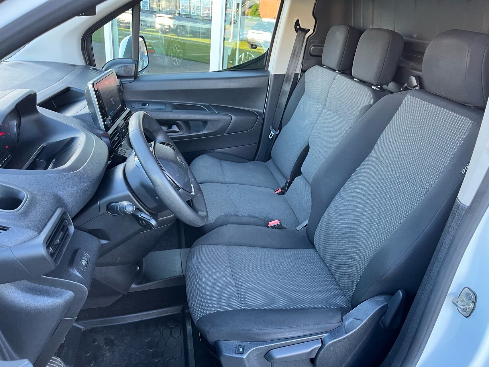 Billede af Peugeot Partner L1 V1 1,5 BlueHDi Ultimate Pro 100HK Van