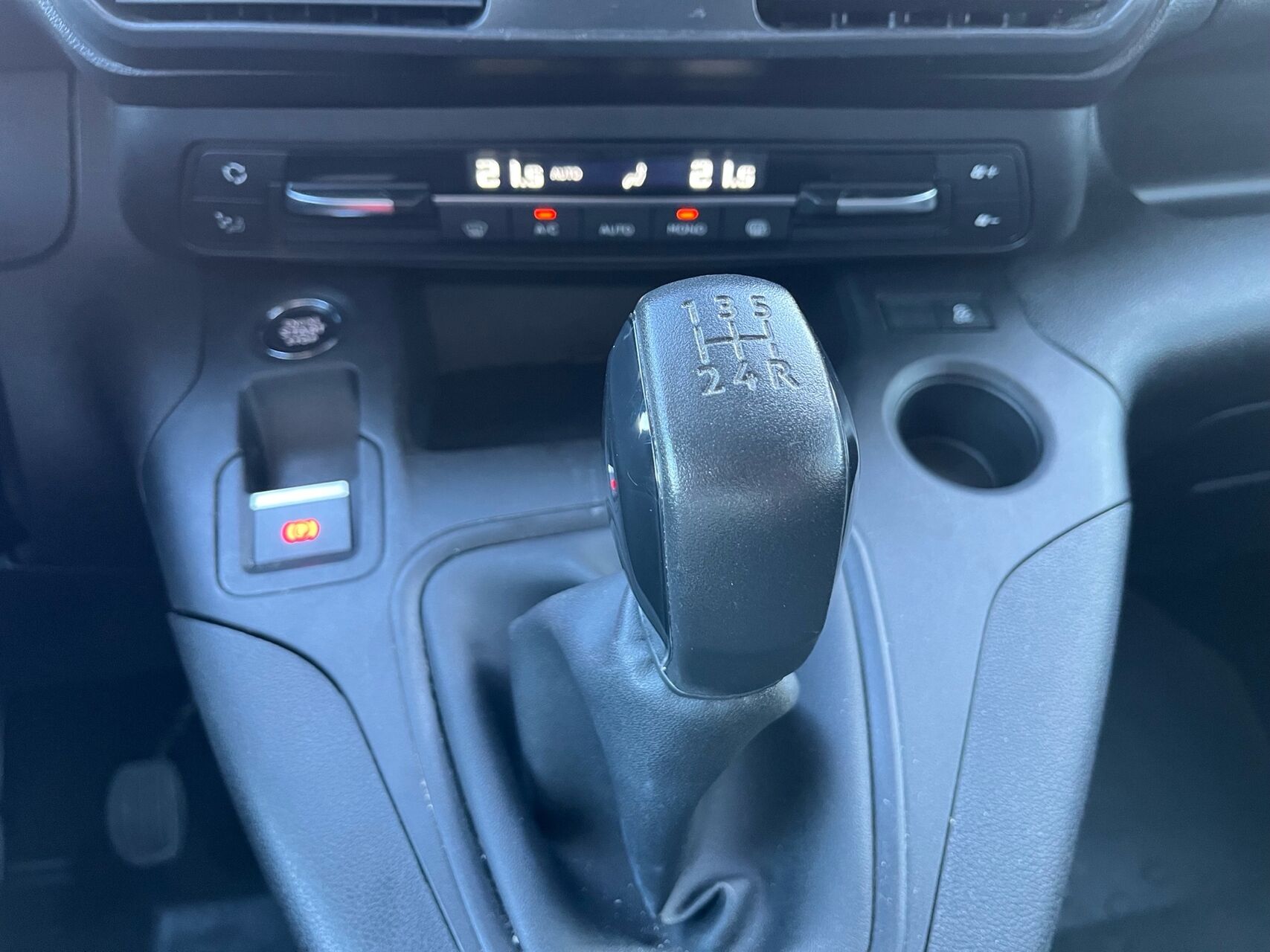 Billede af Peugeot Partner L1 V1 1,5 BlueHDi Ultimate Pro 100HK Van