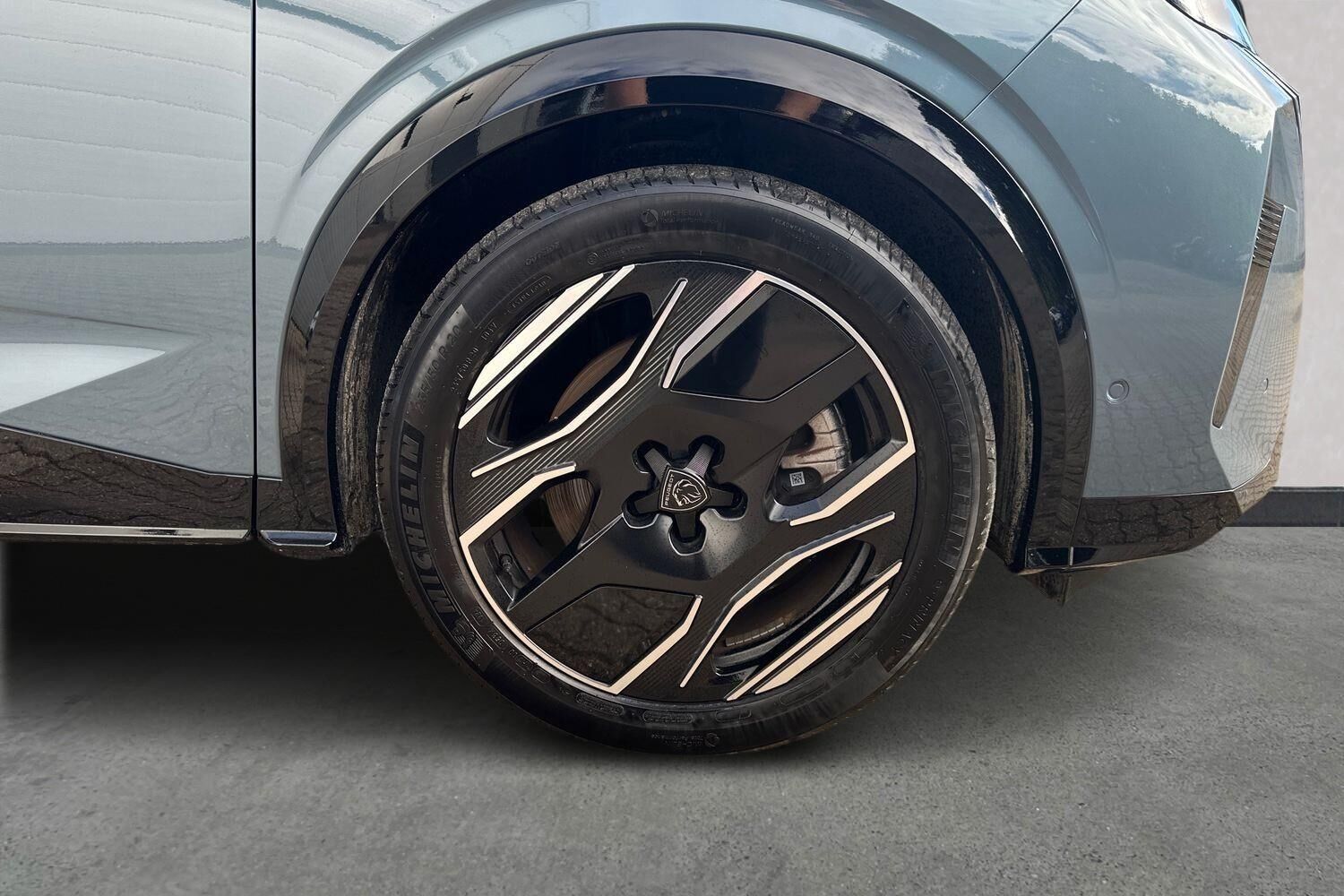 Billede af Peugeot e-3008 EL GT Pack 210HK 5d Aut.