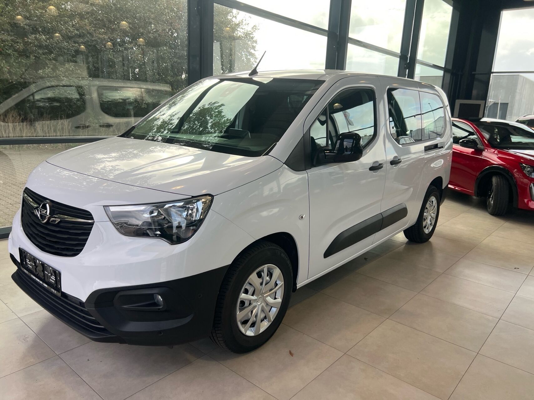 Billede af Opel Combo-e L2V1 EL Enjoy 136HK Van Aut.