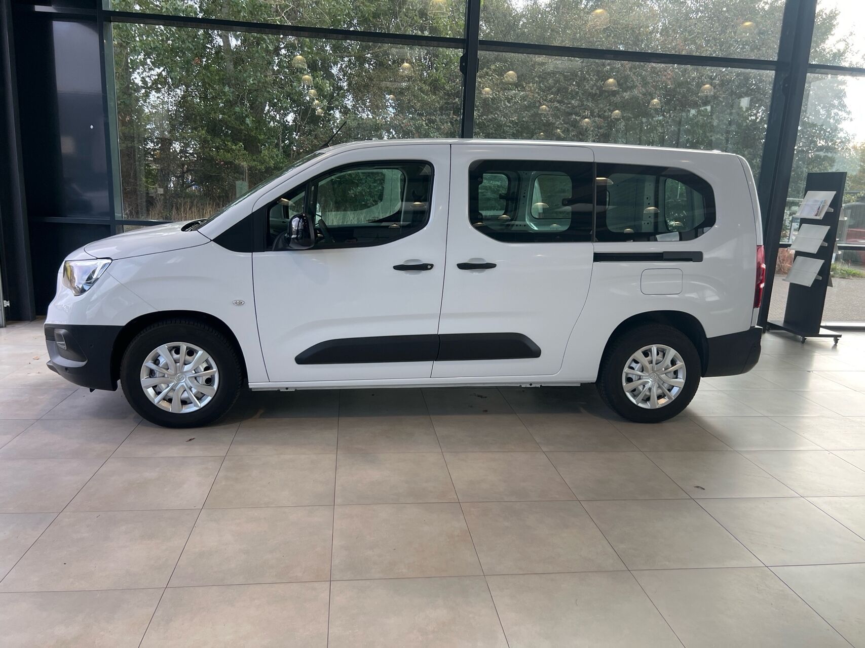 Billede af Opel Combo-e L2V1 EL Enjoy 136HK Van Aut.