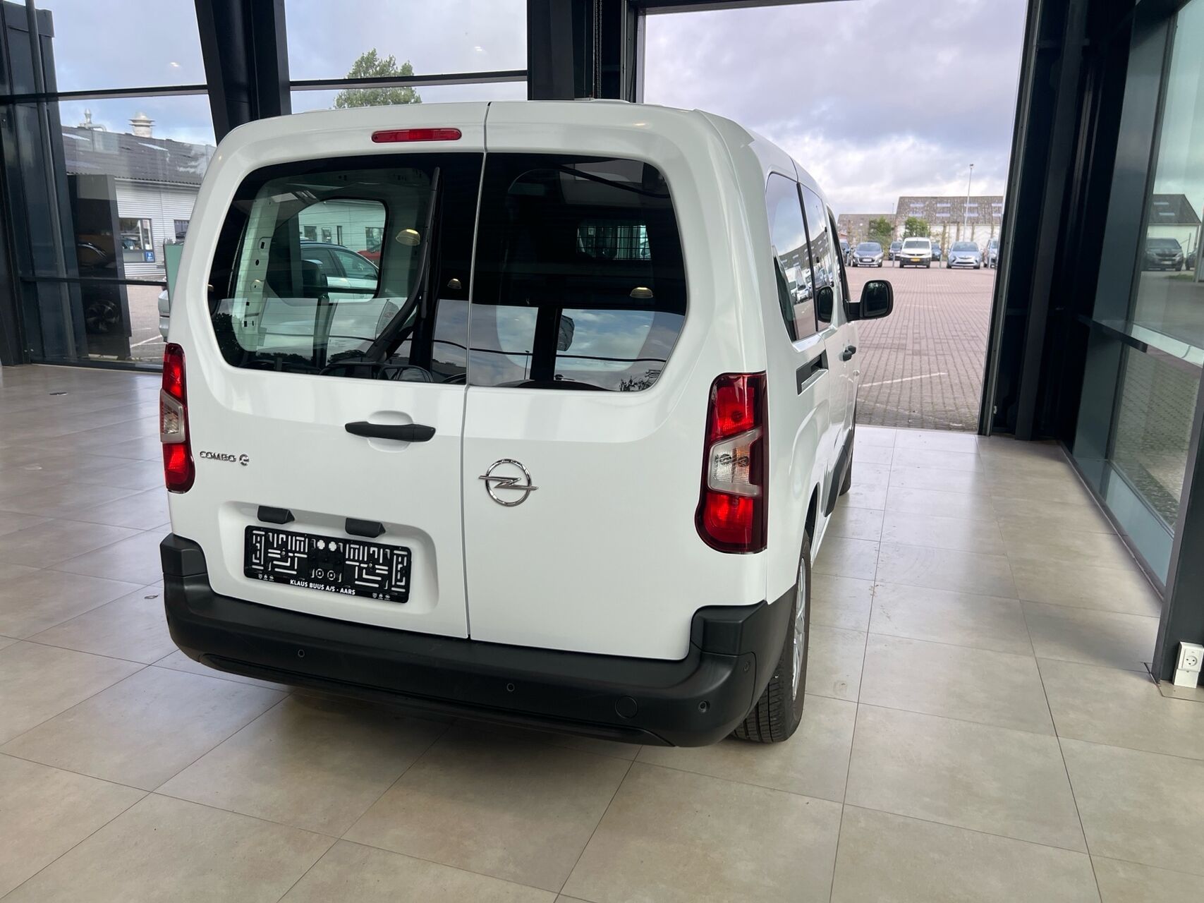 Billede af Opel Combo-e L2V1 EL Enjoy 136HK Van Aut.