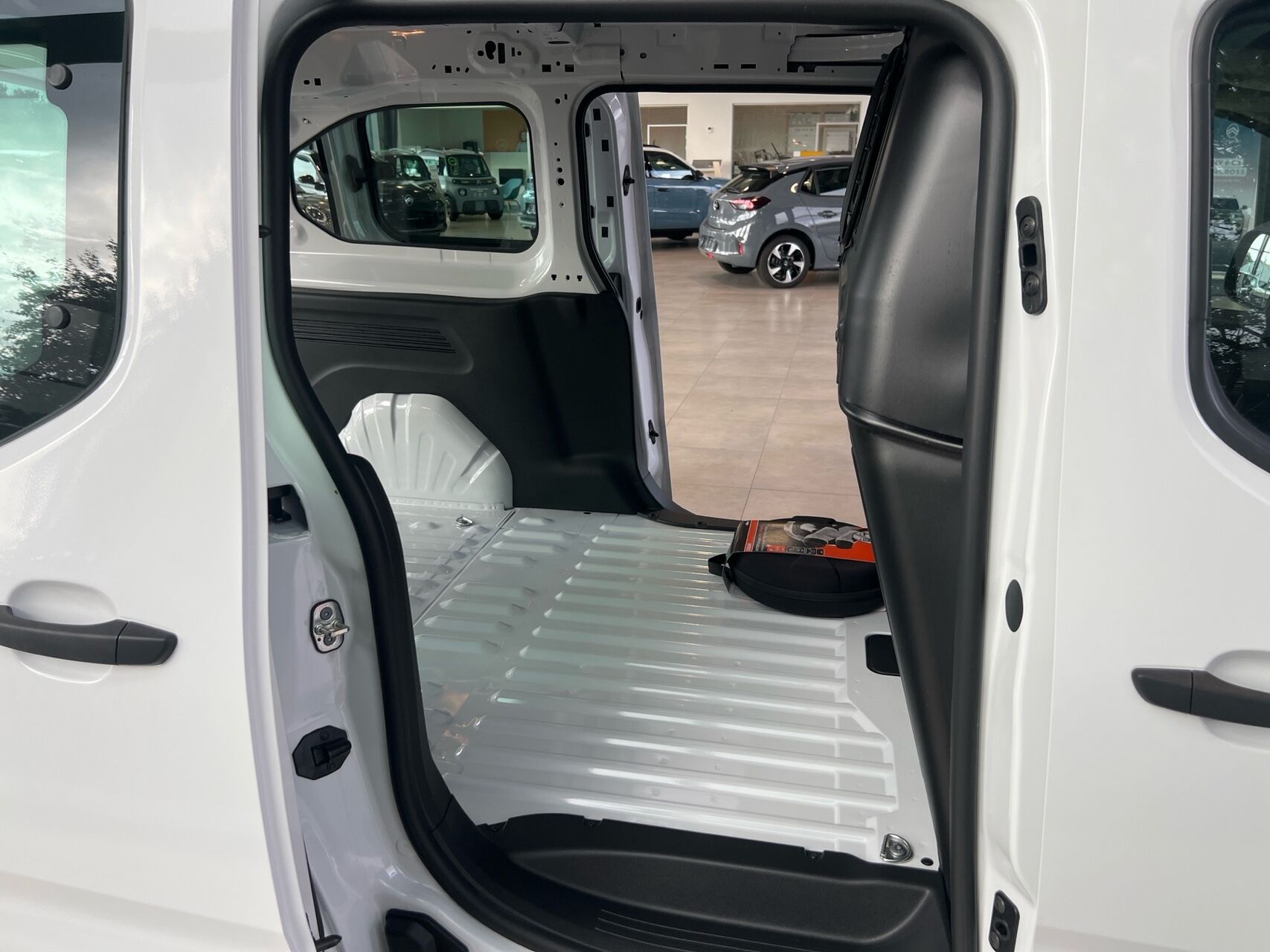 Billede af Opel Combo-e L2V1 EL Enjoy 136HK Van Aut.