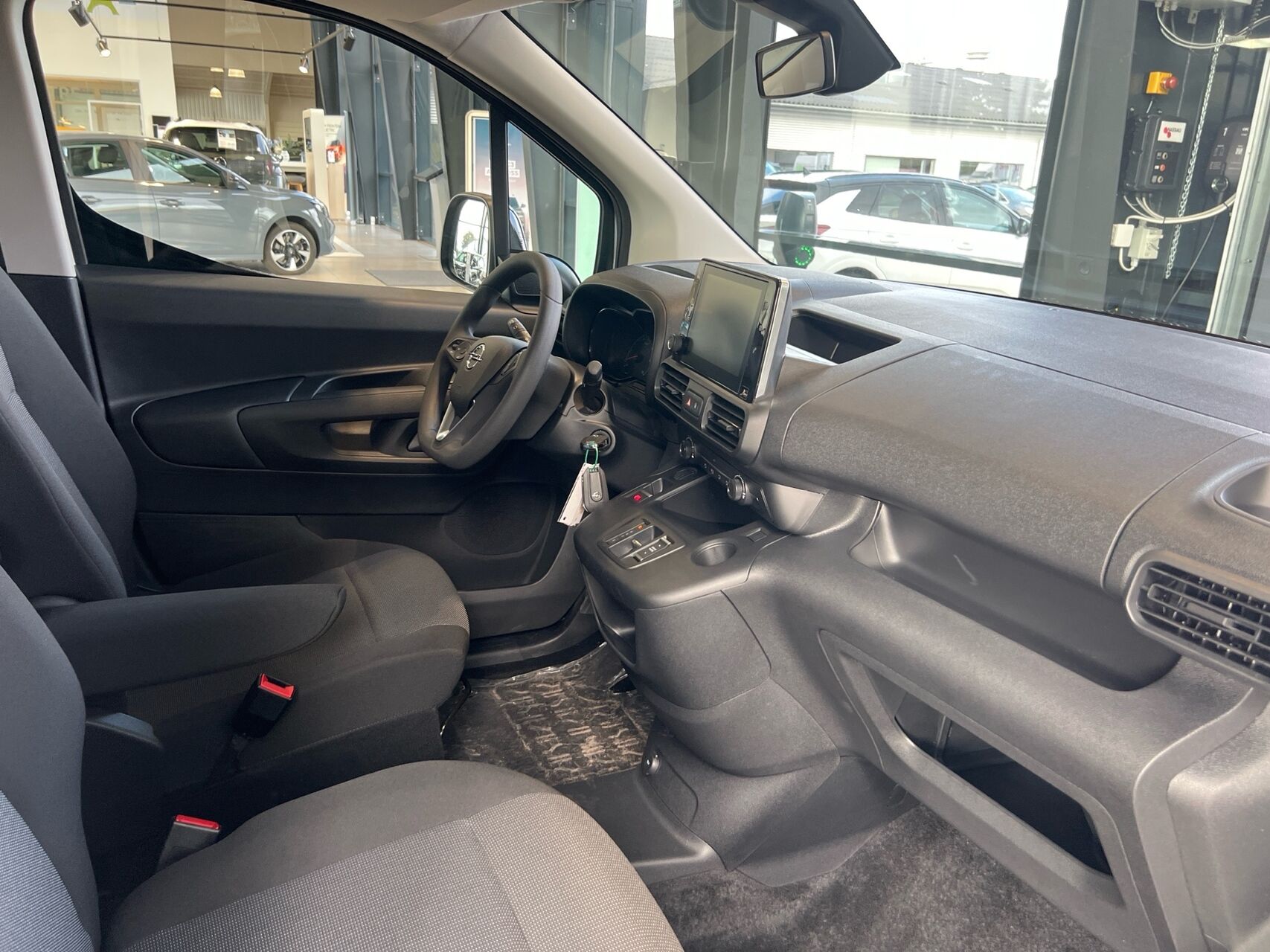Billede af Opel Combo-e L2V1 EL Enjoy 136HK Van Aut.