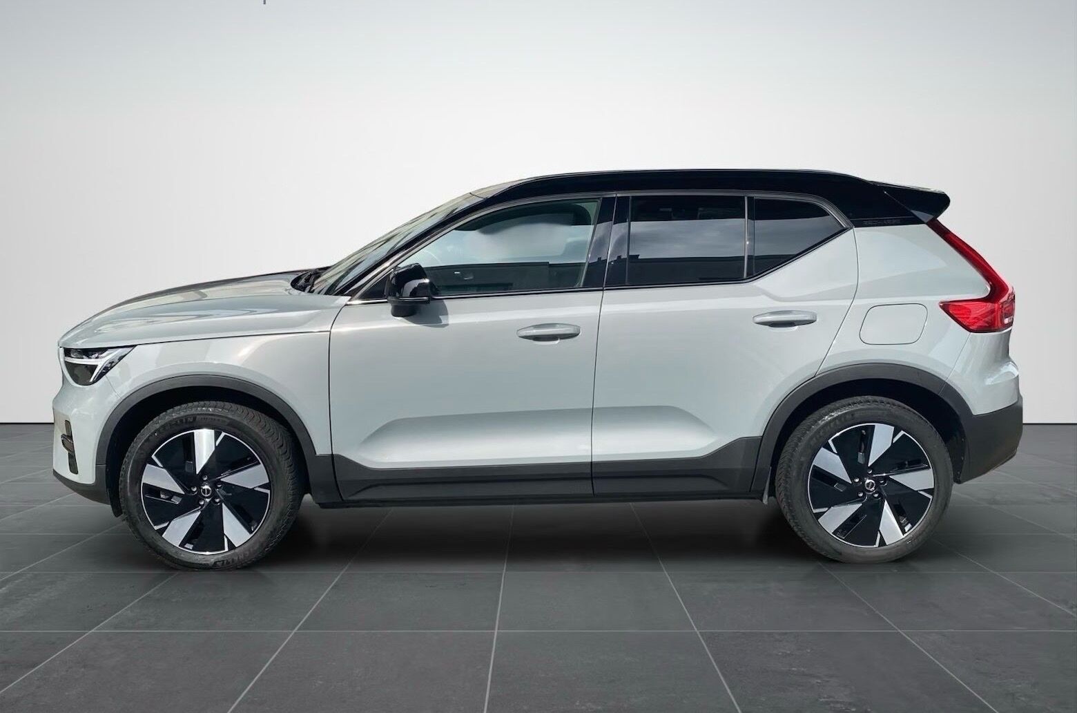 Billede af Volvo XC40 Recharge Twin Plus AWD 408HK 5d Aut.