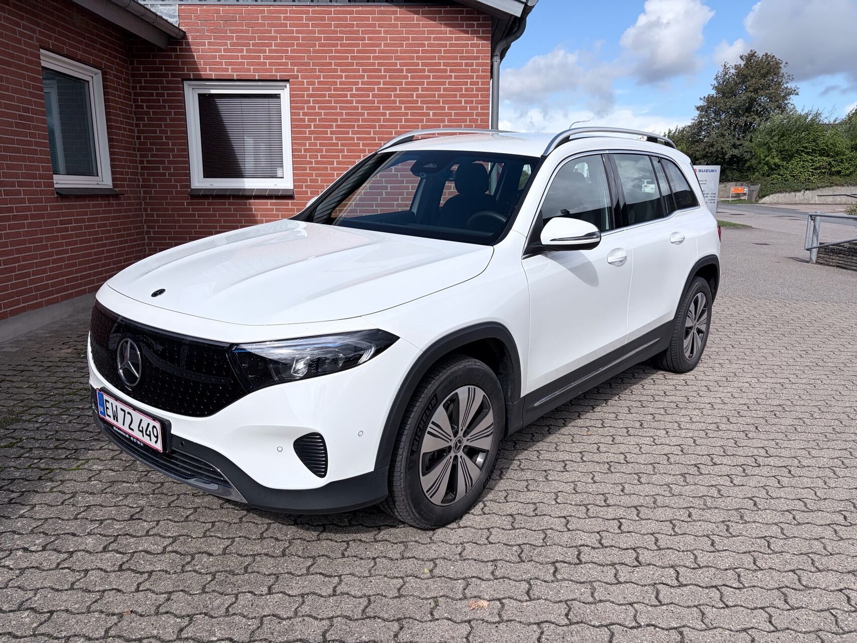 Billede af Mercedes-Benz EQB 300 EL Progressive 7 pers. 4Matic 228HK 5d Aut.