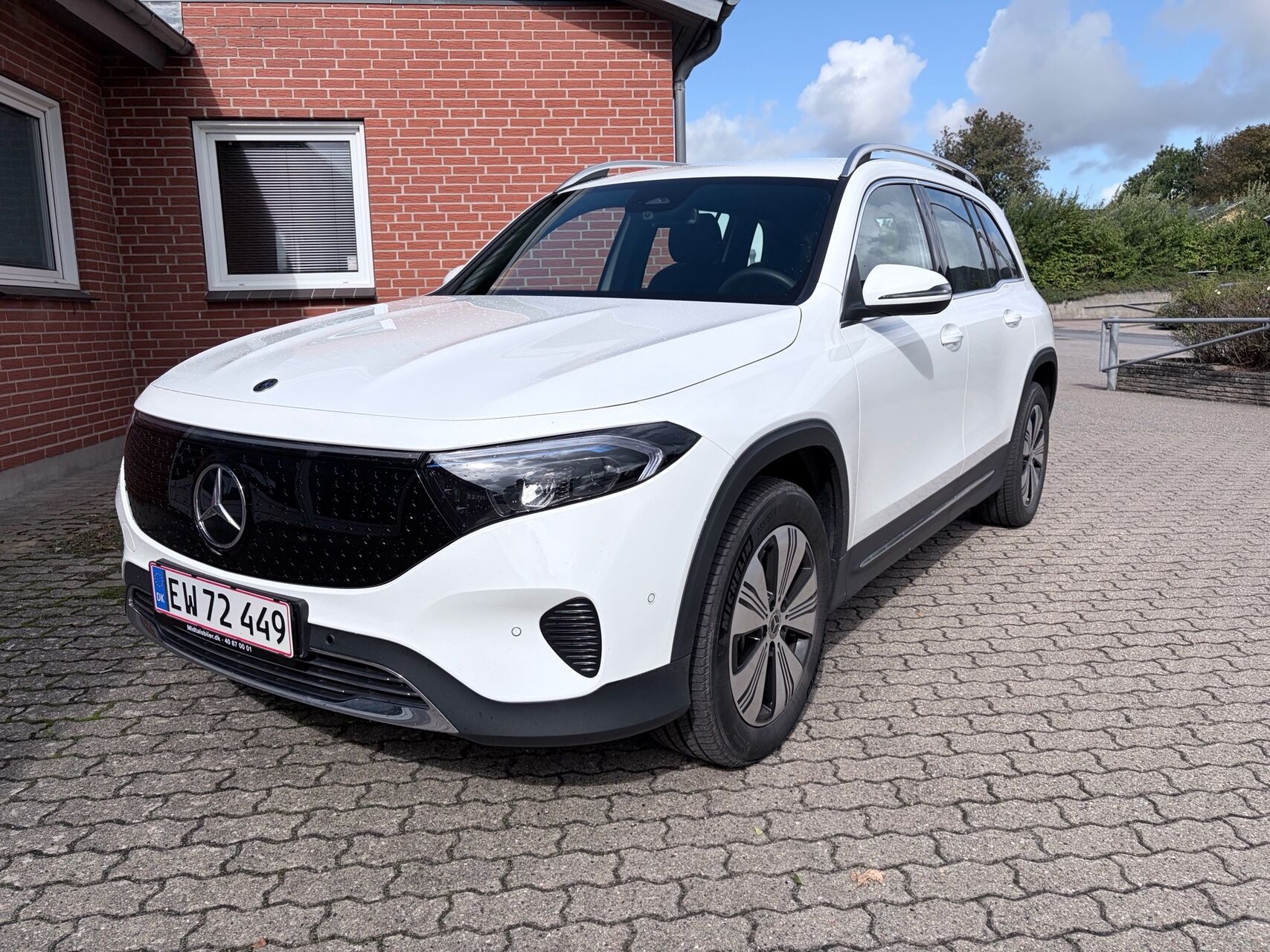 Billede af Mercedes-Benz EQB 300 EL Progressive 7 pers. 4Matic 228HK 5d Aut.