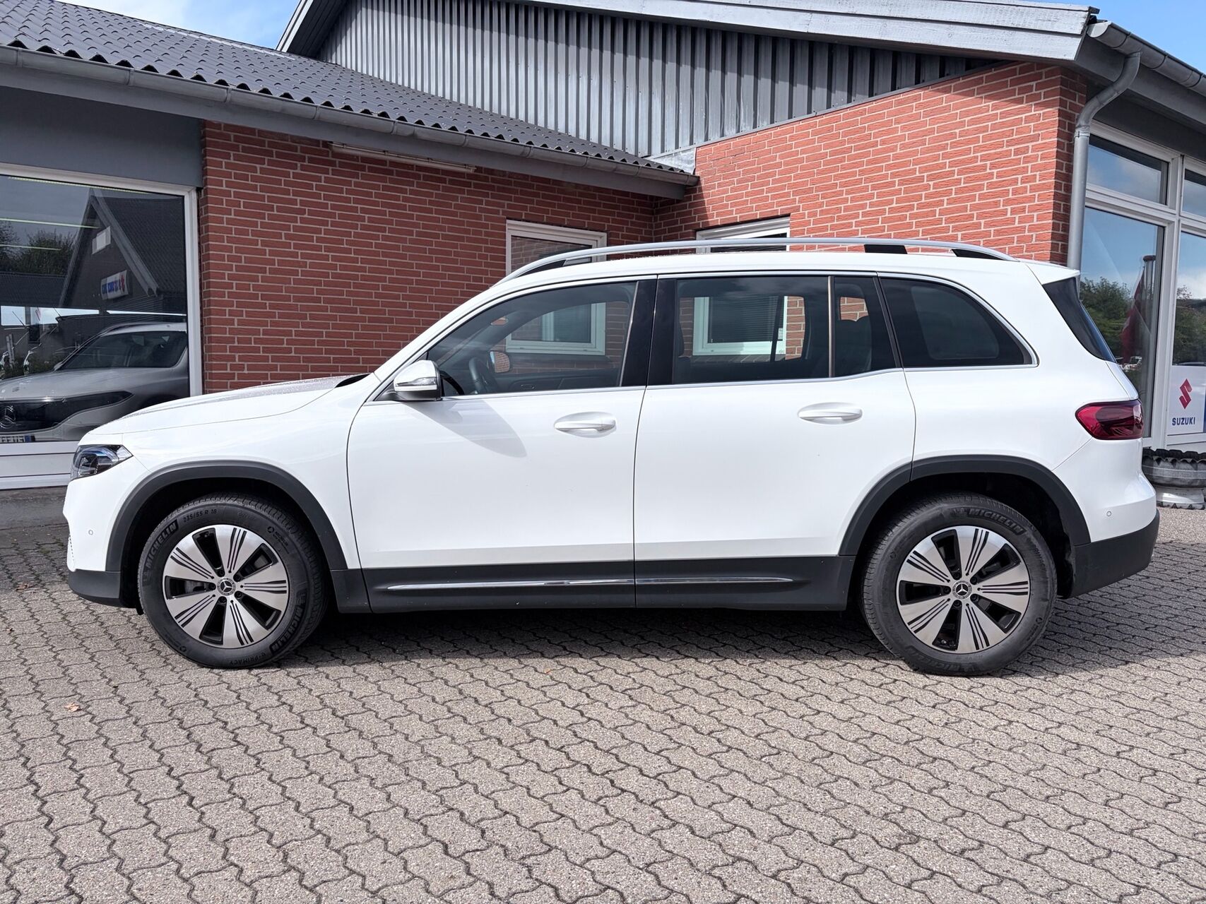 Billede af Mercedes-Benz EQB 300 EL Progressive 7 pers. 4Matic 228HK 5d Aut.