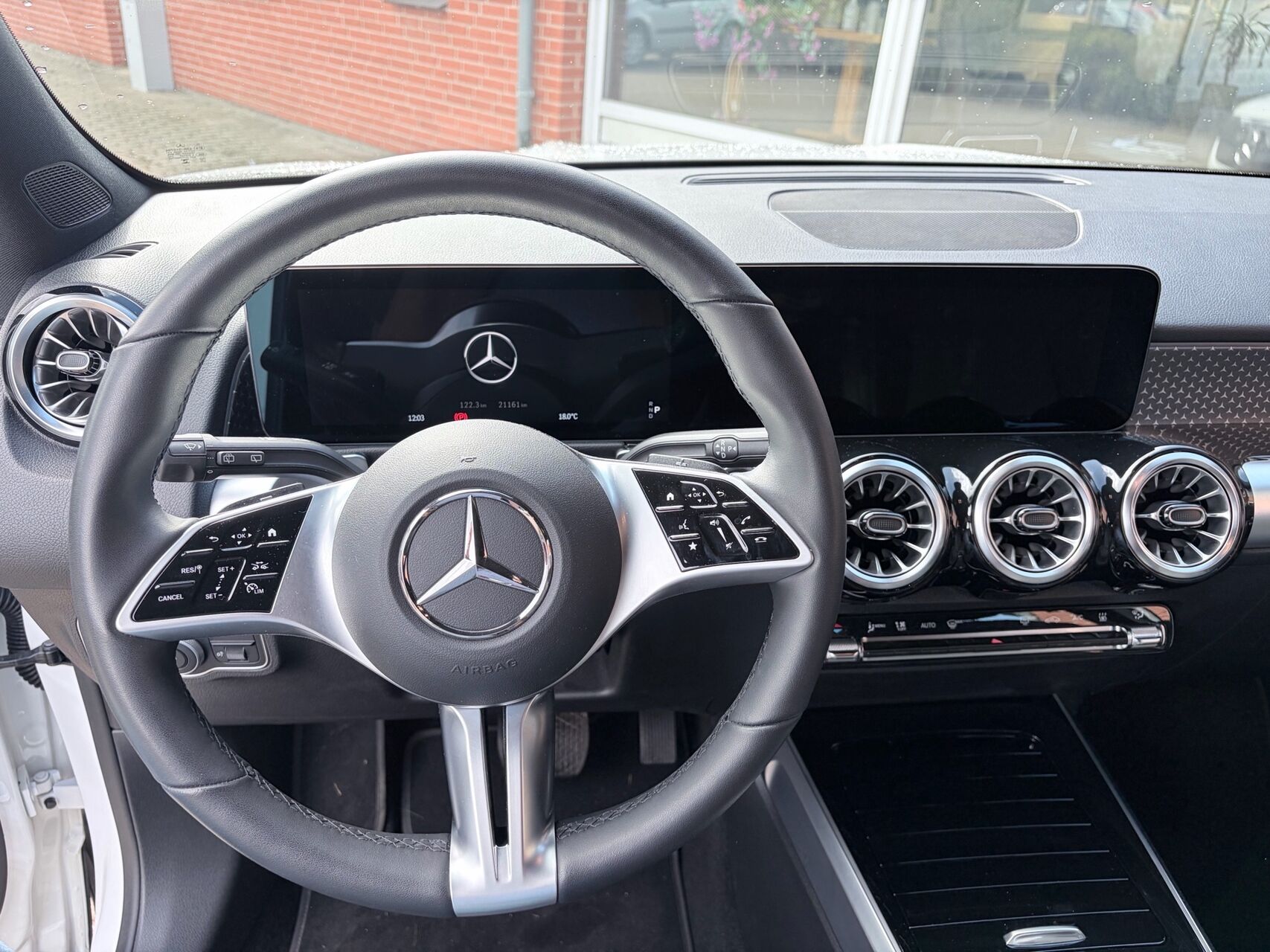Billede af Mercedes-Benz EQB 300 EL Progressive 7 pers. 4Matic 228HK 5d Aut.