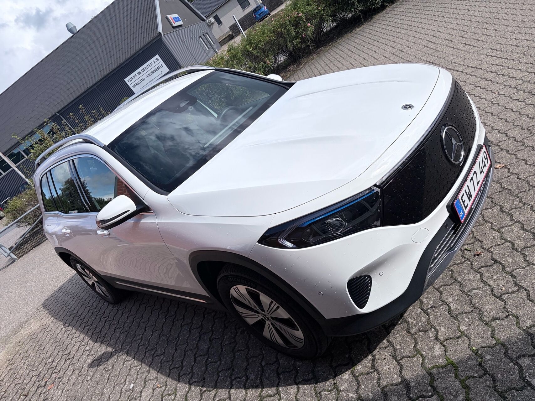 Billede af Mercedes-Benz EQB 300 EL Progressive 7 pers. 4Matic 228HK 5d Aut.