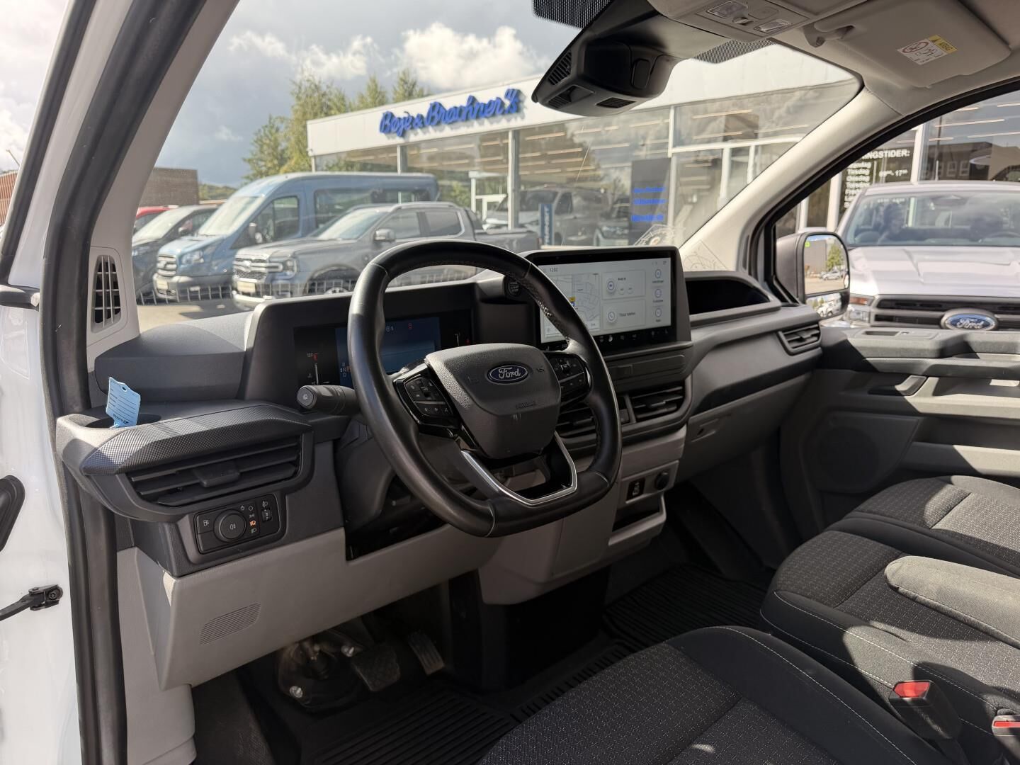 Billede af Ford Transit Custom 320 L2H1 2,5 Plugin-hybrid Trend CVT 233HK Van Trinl. Gear