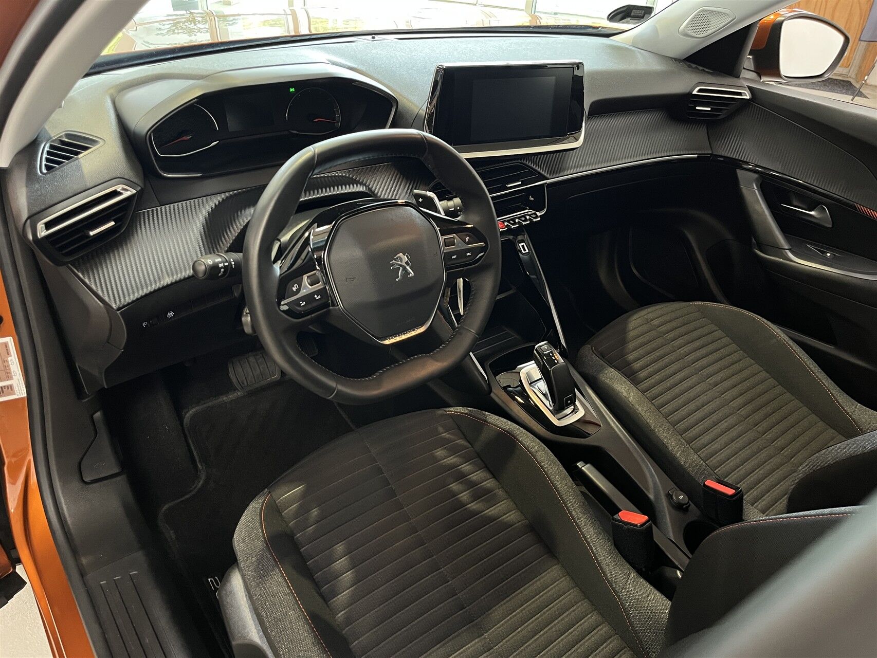 Billede af Peugeot 2008 1,2 PureTech Active Limited EAT8 130HK 5d 8g Aut.