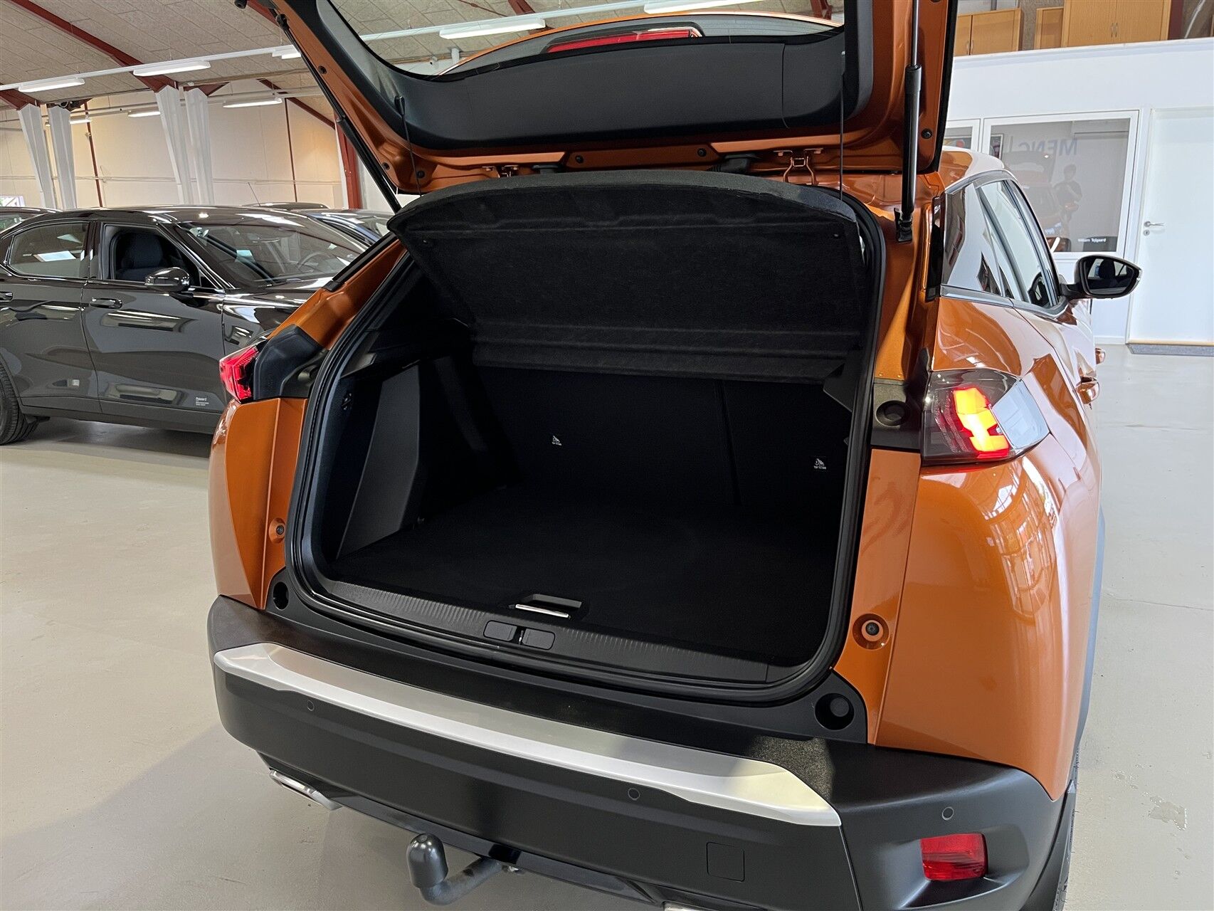 Billede af Peugeot 2008 1,2 PureTech Active Limited EAT8 130HK 5d 8g Aut.