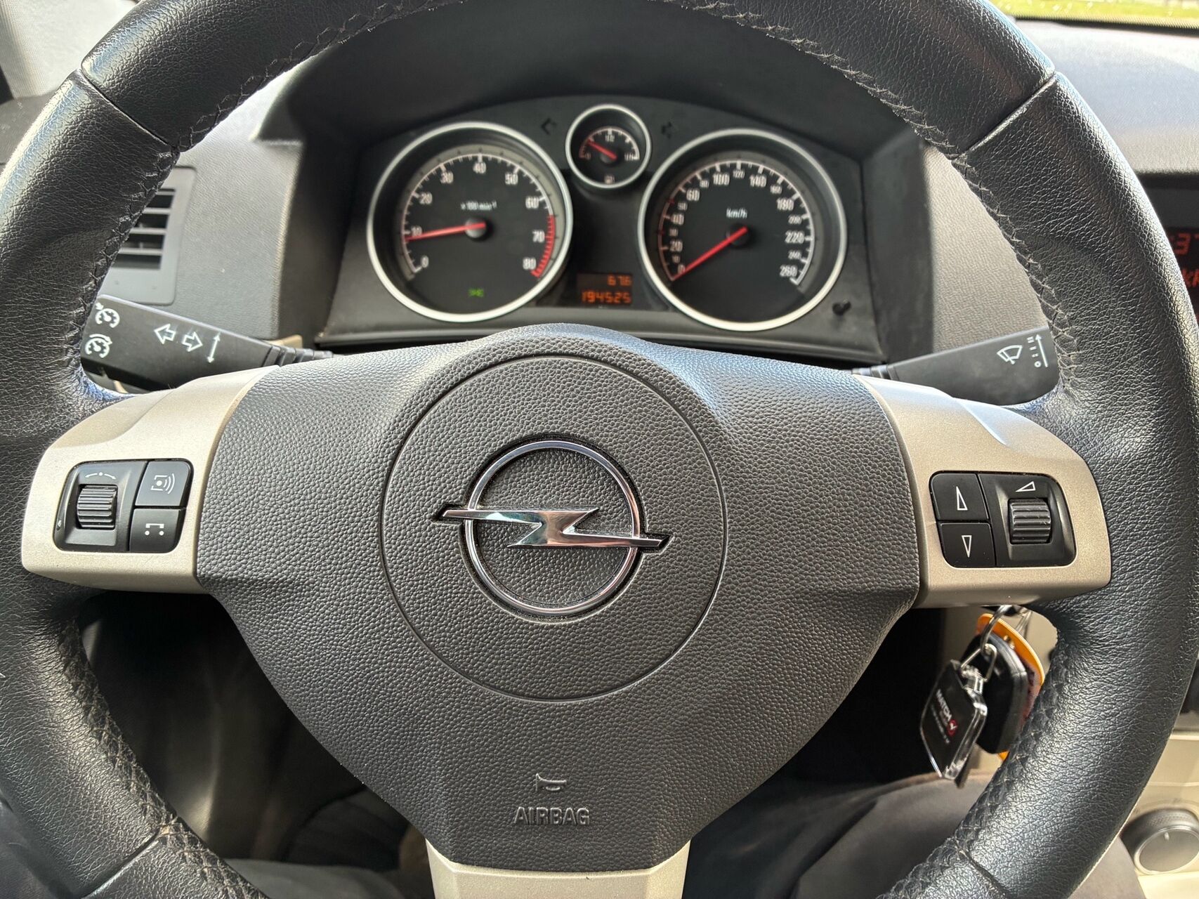 Billede af Opel Astra GTC 1,8 16V Limited 140HK 3d