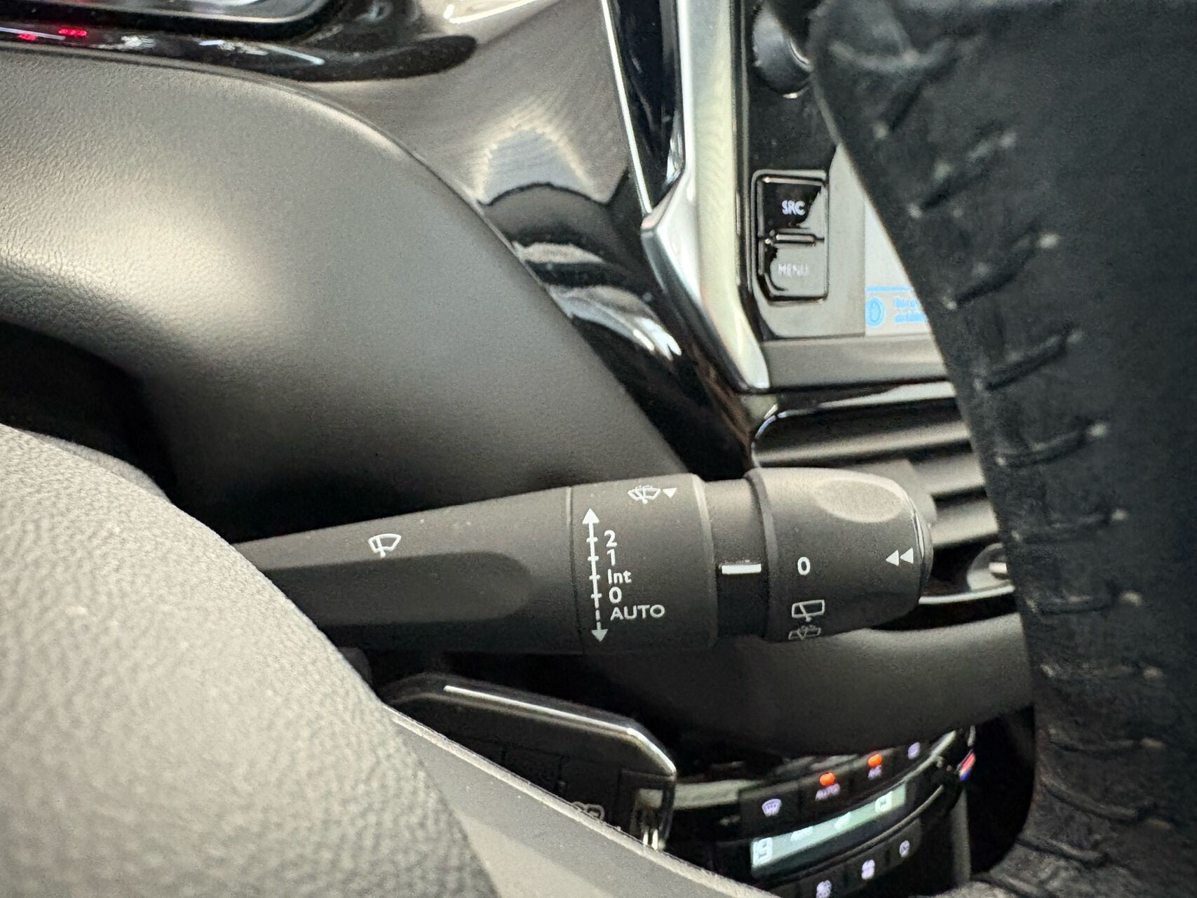 Billede af Peugeot 208 1,5 BlueHDi Signature+ 100HK 5d