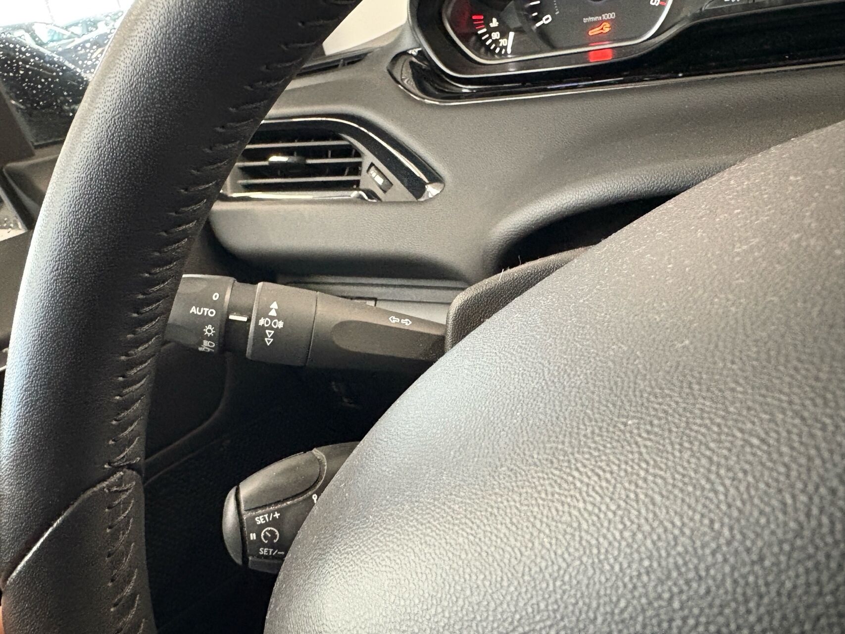 Billede af Peugeot 208 1,5 BlueHDi Signature+ 100HK 5d