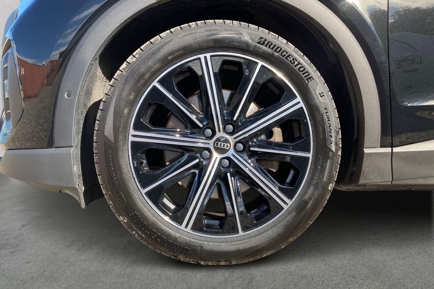 Billede af Audi Q4 45 E-tron Quattro 265HK 5d Aut.