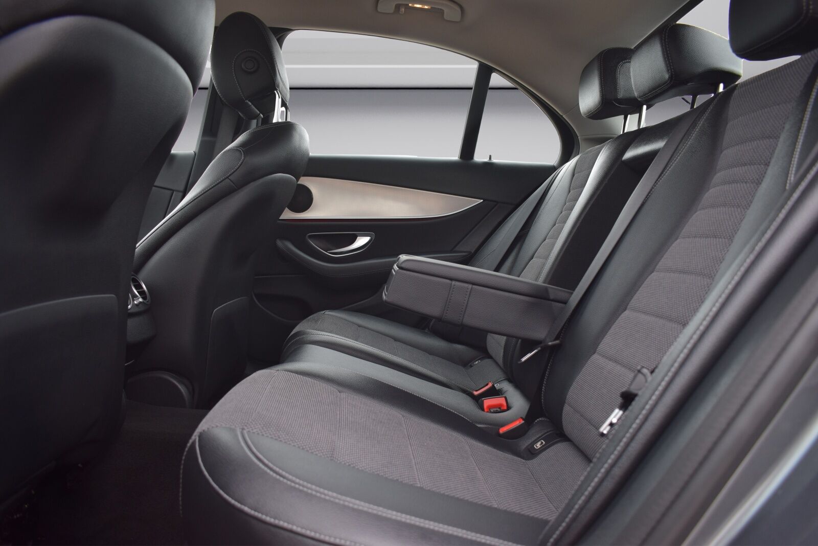 Billede af Mercedes-Benz E220 d 2,0 D AMG Line 9G-Tronic 194HK Aut.