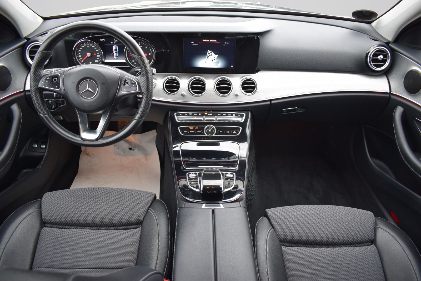 Billede af Mercedes-Benz E220 d 2,0 D AMG Line 9G-Tronic 194HK Aut.