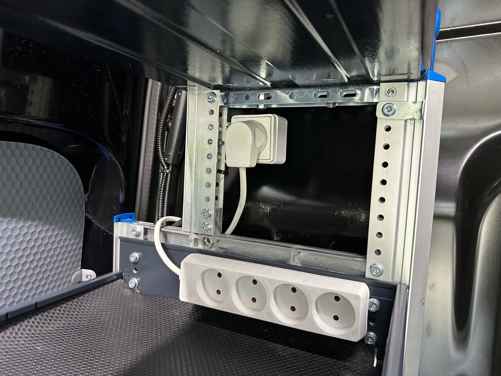 Billede af VW Crafter 35 L3H3 2,0 TDI SCR 177HK Van Aut.