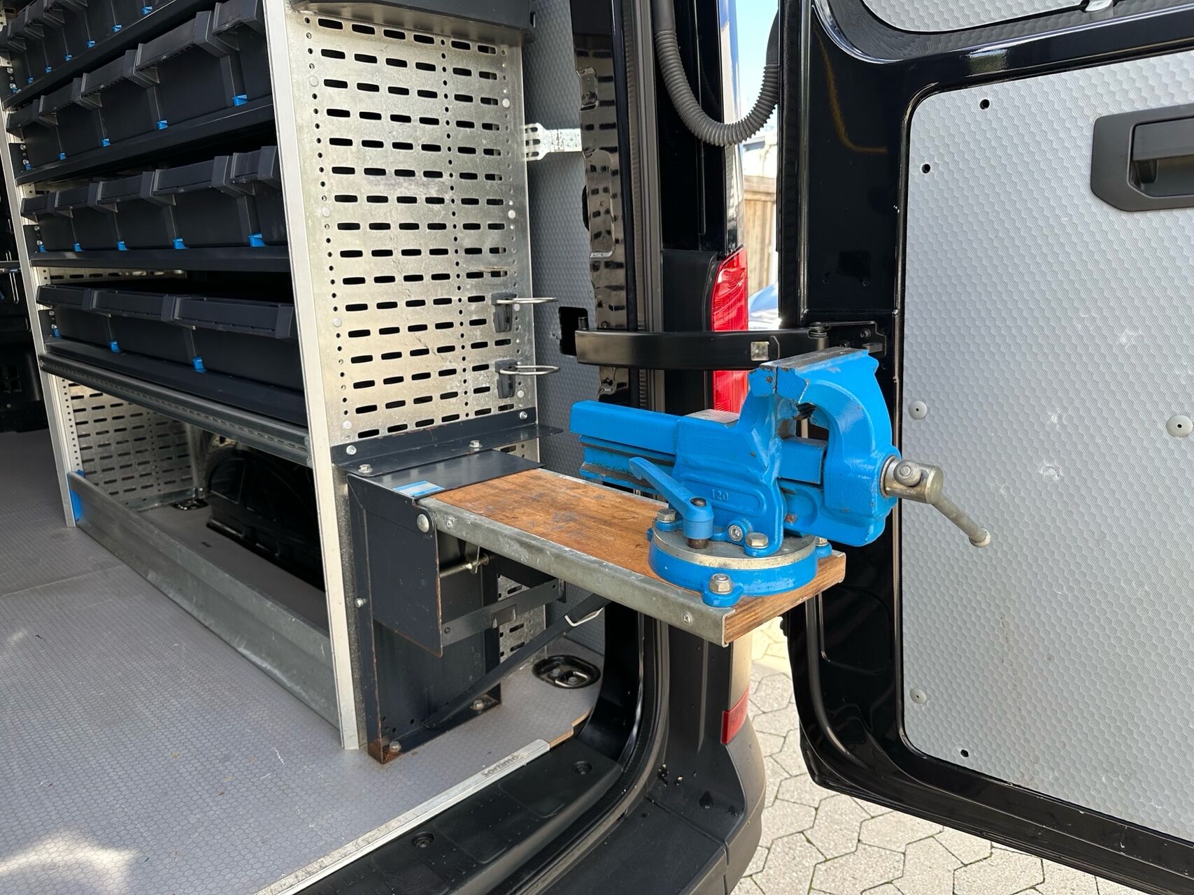 Billede af VW Crafter 35 L3H3 2,0 TDI SCR 177HK Van Aut.