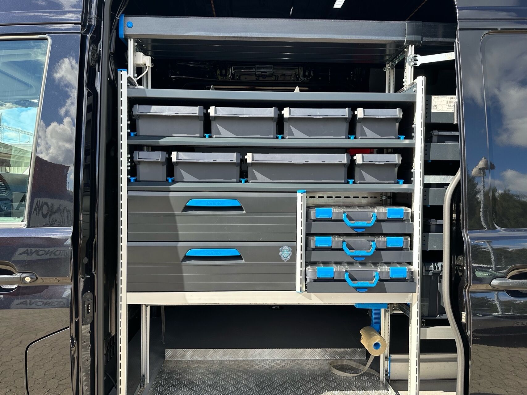 Billede af VW Crafter 35 L3H3 2,0 TDI SCR 177HK Van Aut.