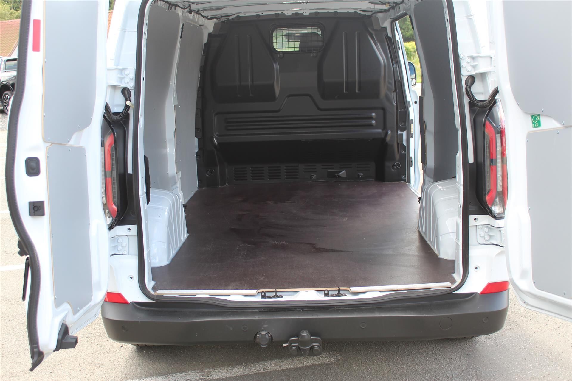 Billede af Ford E-Transit Custom 340 L2H1 EL Trend 136HK Van Aut.