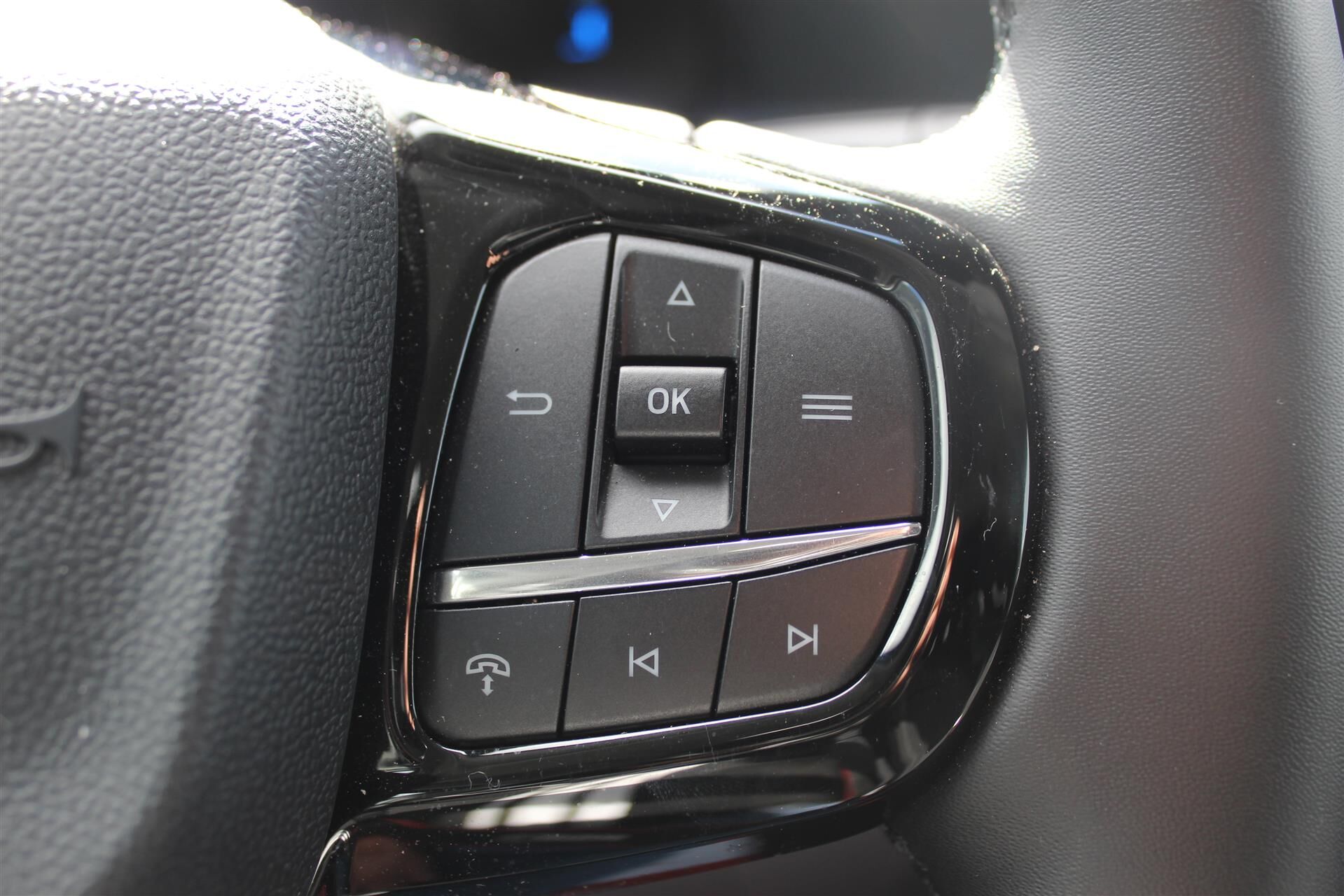 Billede af Ford E-Transit Custom 340 L2H1 EL Trend 136HK Van Aut.