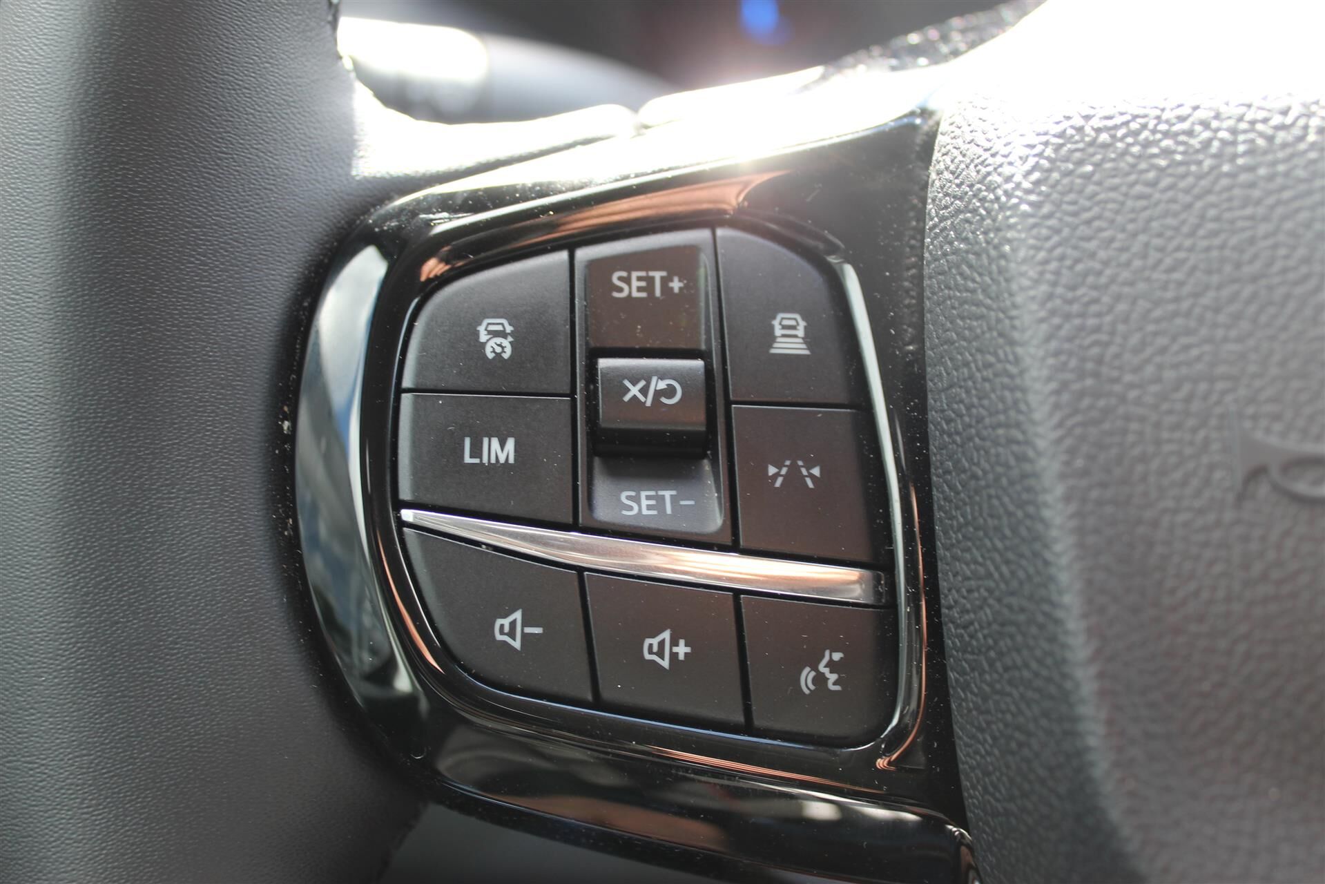 Billede af Ford E-Transit Custom 340 L2H1 EL Trend 136HK Van Aut.