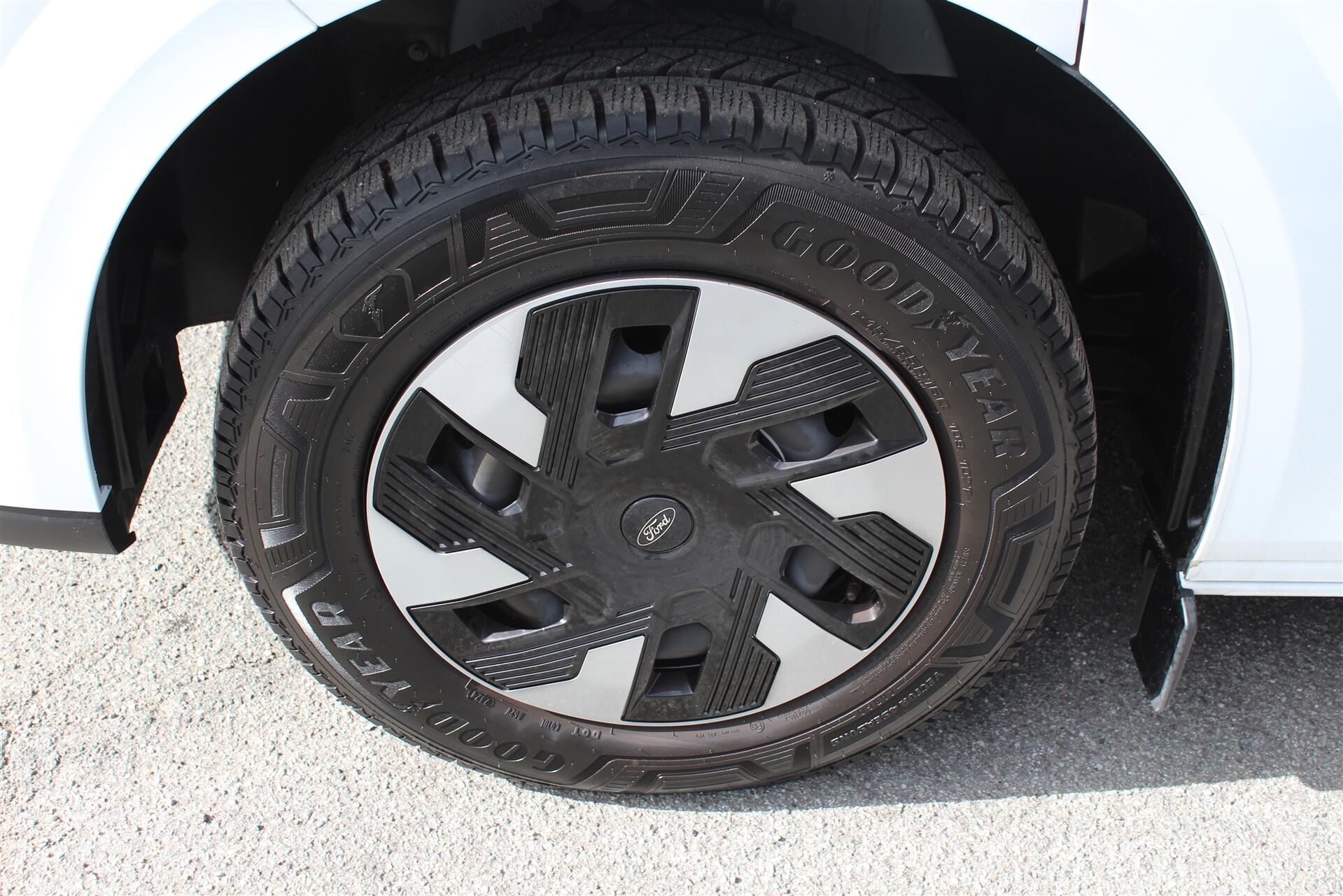 Billede af Ford E-Transit Custom 340 L2H1 EL Trend 136HK Van Aut.