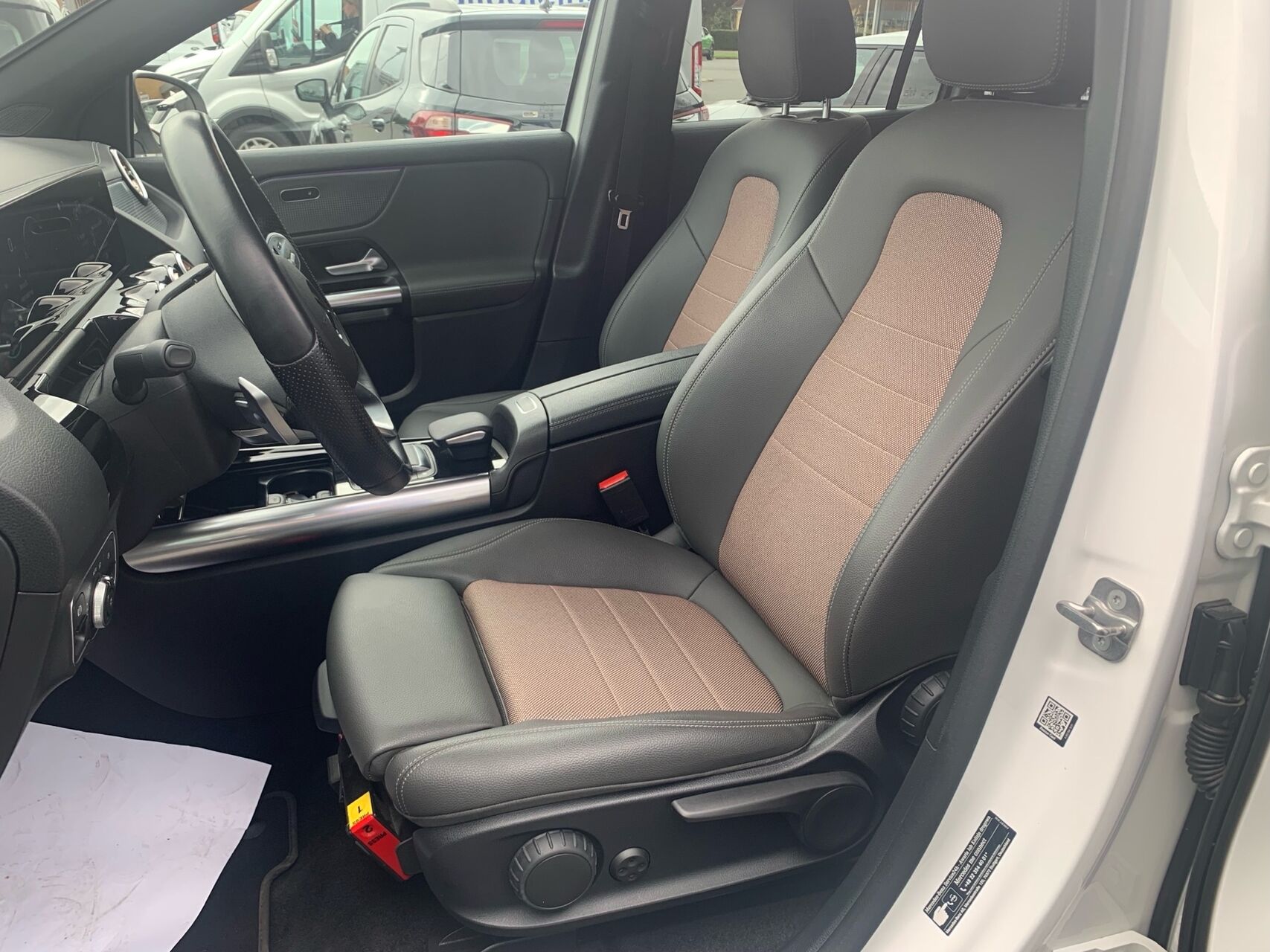 Billede af Mercedes-Benz EQA 350 EL 4Matic 292HK 5d Aut.