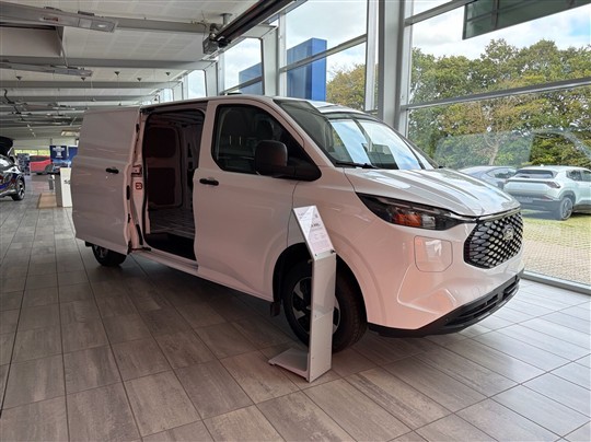 Ford E-Transit Custom 340 L1H1 EL Trend 218HK Van Aut.