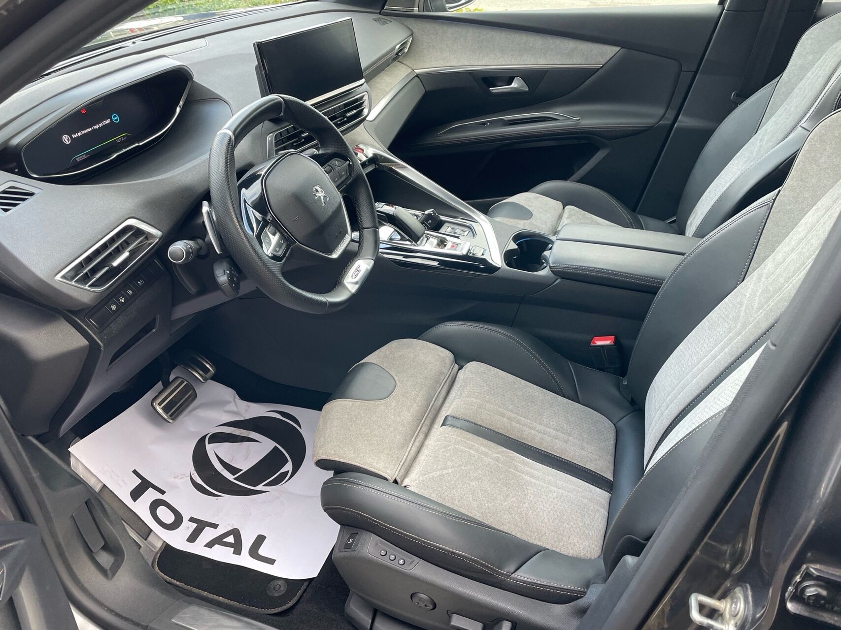 Billede af Peugeot 3008 1,6 PureTech  Plugin-hybrid GT Pack AWD EAT8 300HK 5d 8g Aut.