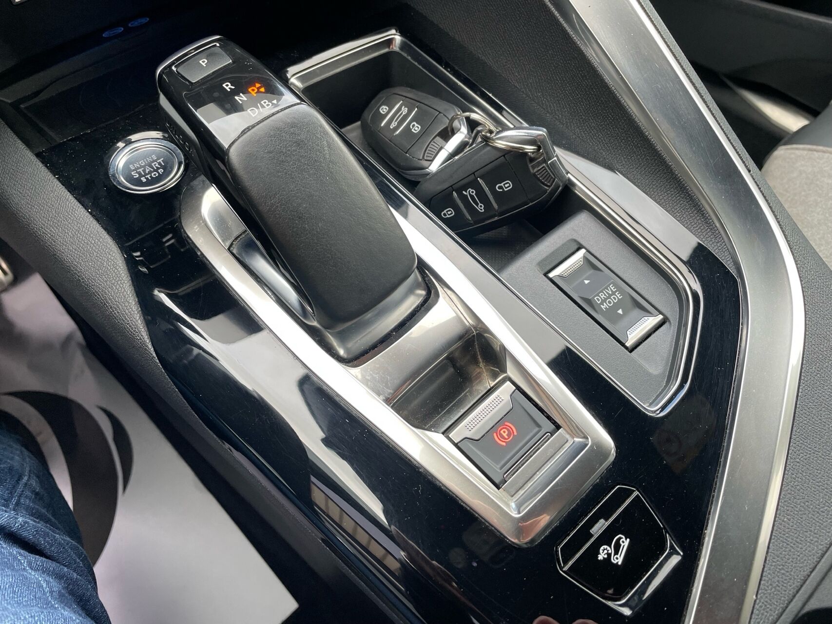 Billede af Peugeot 3008 1,6 PureTech  Plugin-hybrid GT Pack AWD EAT8 300HK 5d 8g Aut.