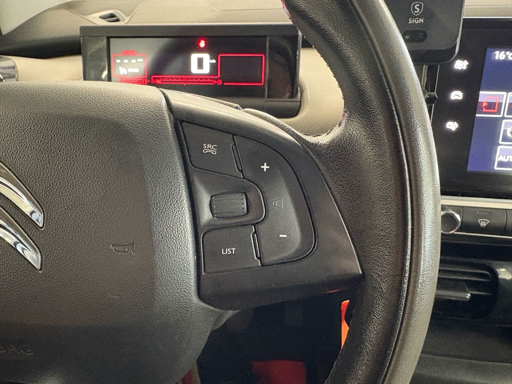 Billede af Citroën C4 Cactus 1,6 Blue HDi Challenge start/stop 100HK 5d